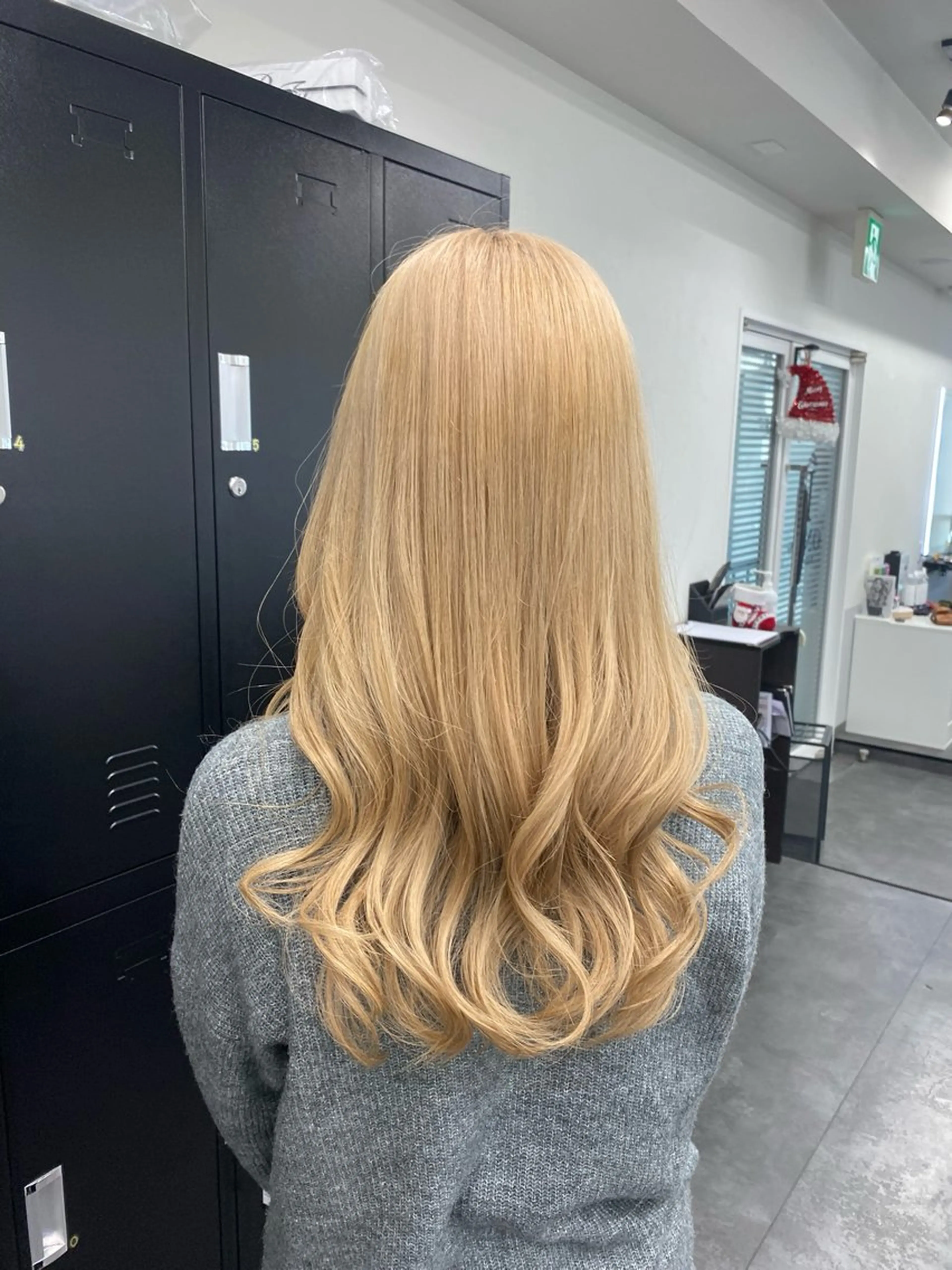 ロング カット ヘアカラー トリートメント 👻ブリーチ/透明感 /栄/misaのヘアスタイル