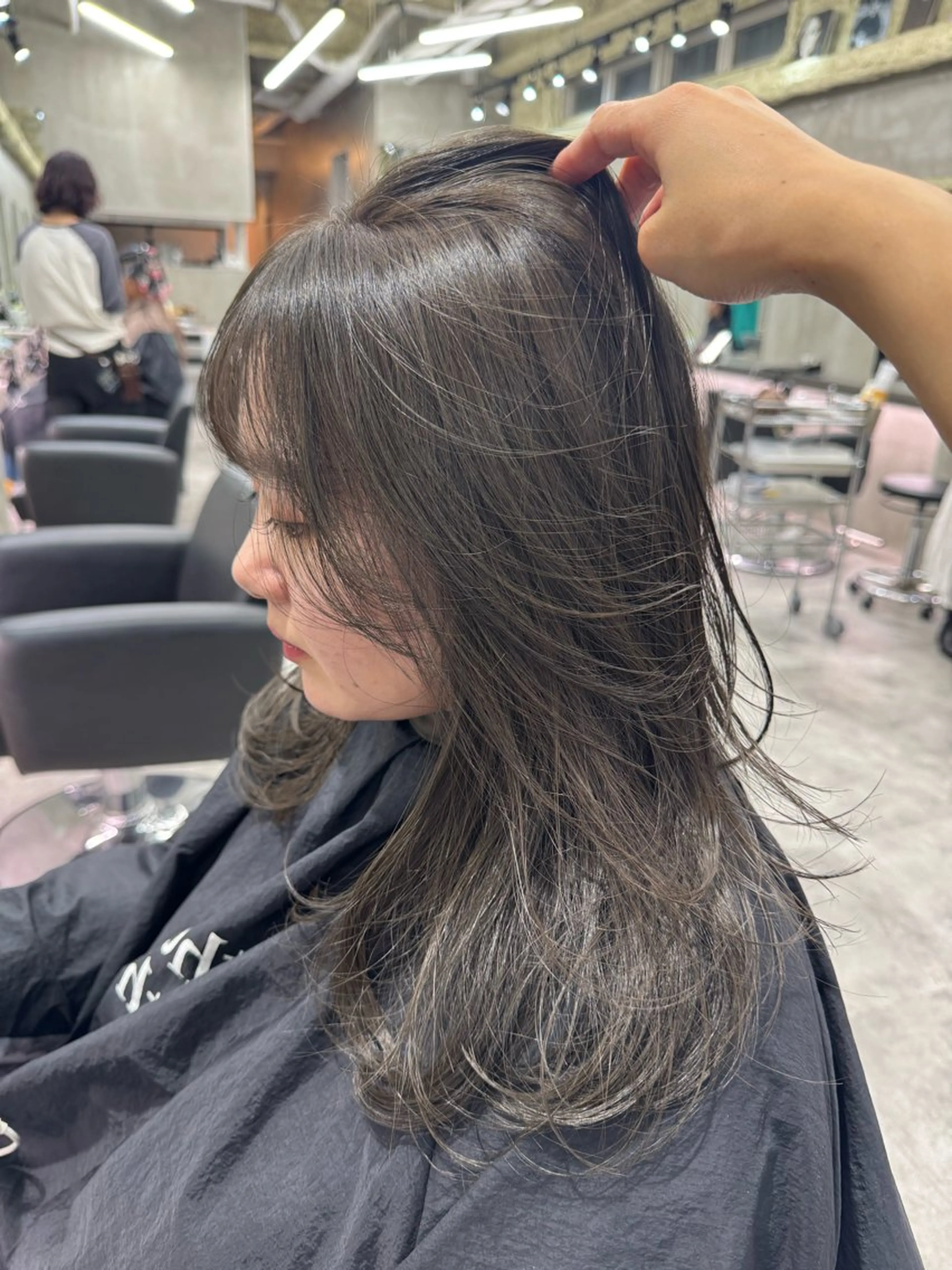 セミロング カラー グレージュ オリーブグレージュ オリーブグレー 🍈yurina パーマ🍈のヘアスタイル