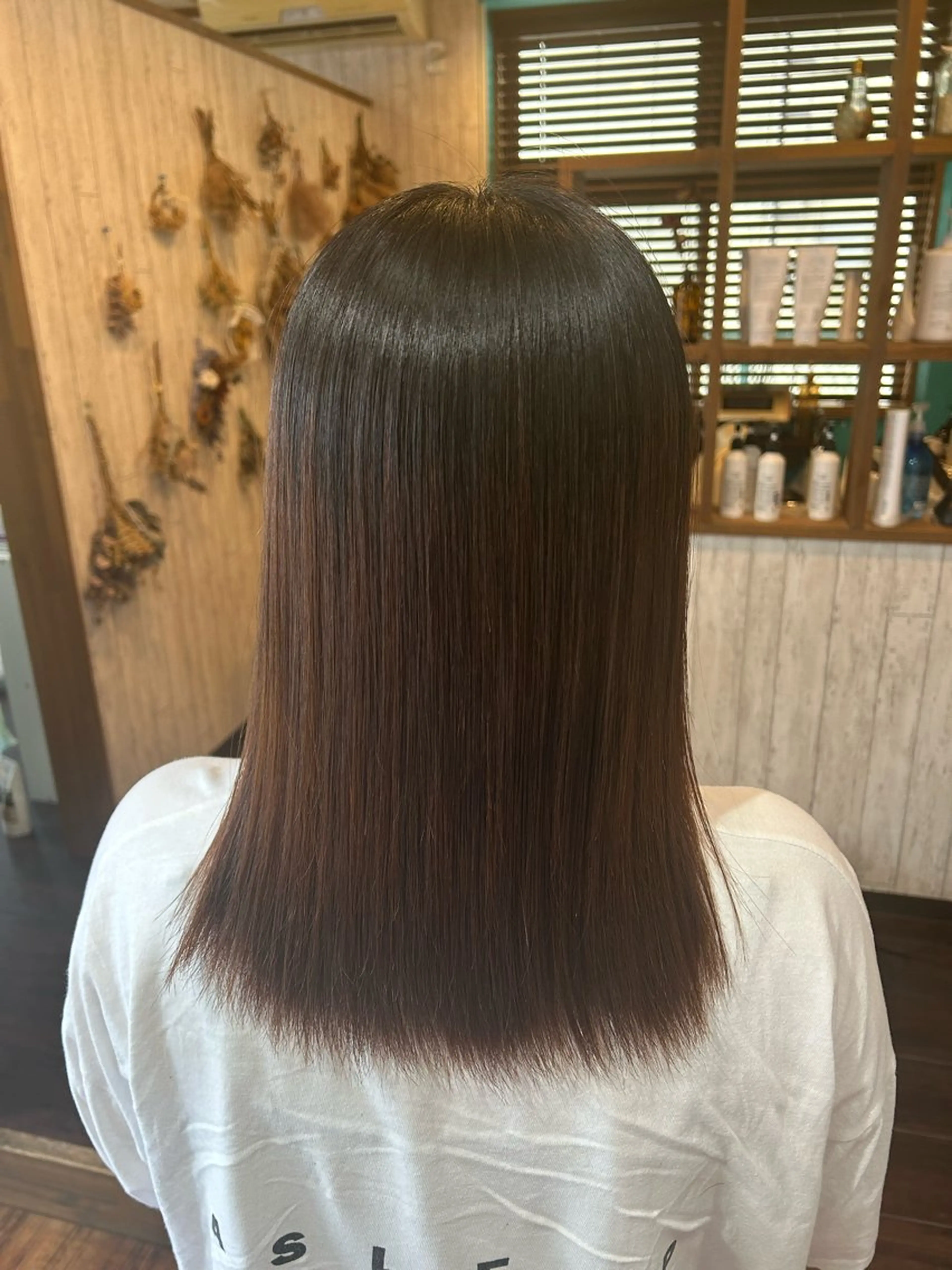 ミディアム 縮毛矯正 早坂 さくらのヘアスタイル