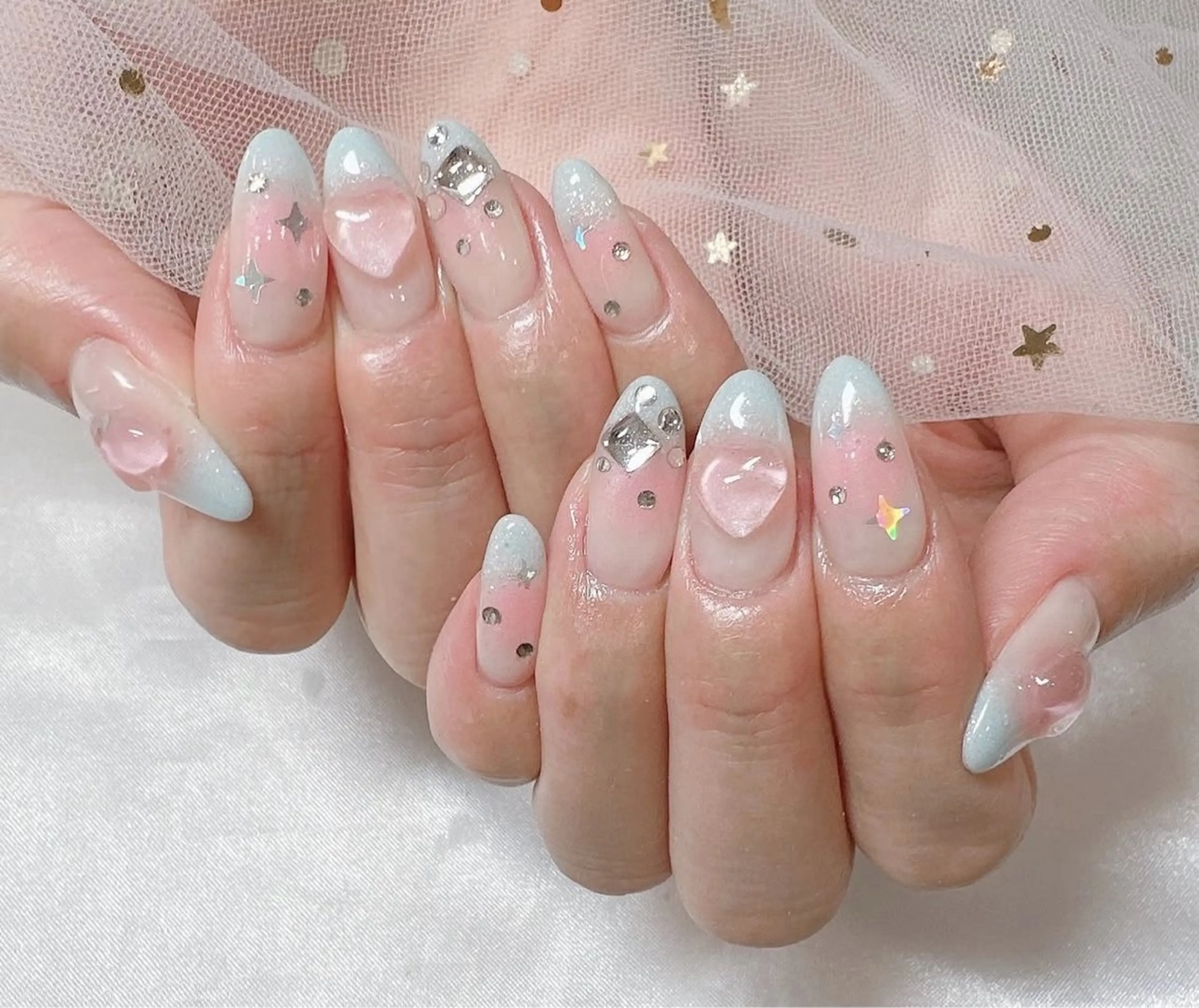ネイル ボルドー チークネイル フレンチネイル グラデーション ハート ハンドネイル Mimo beau ty   salonのネイルデザイン