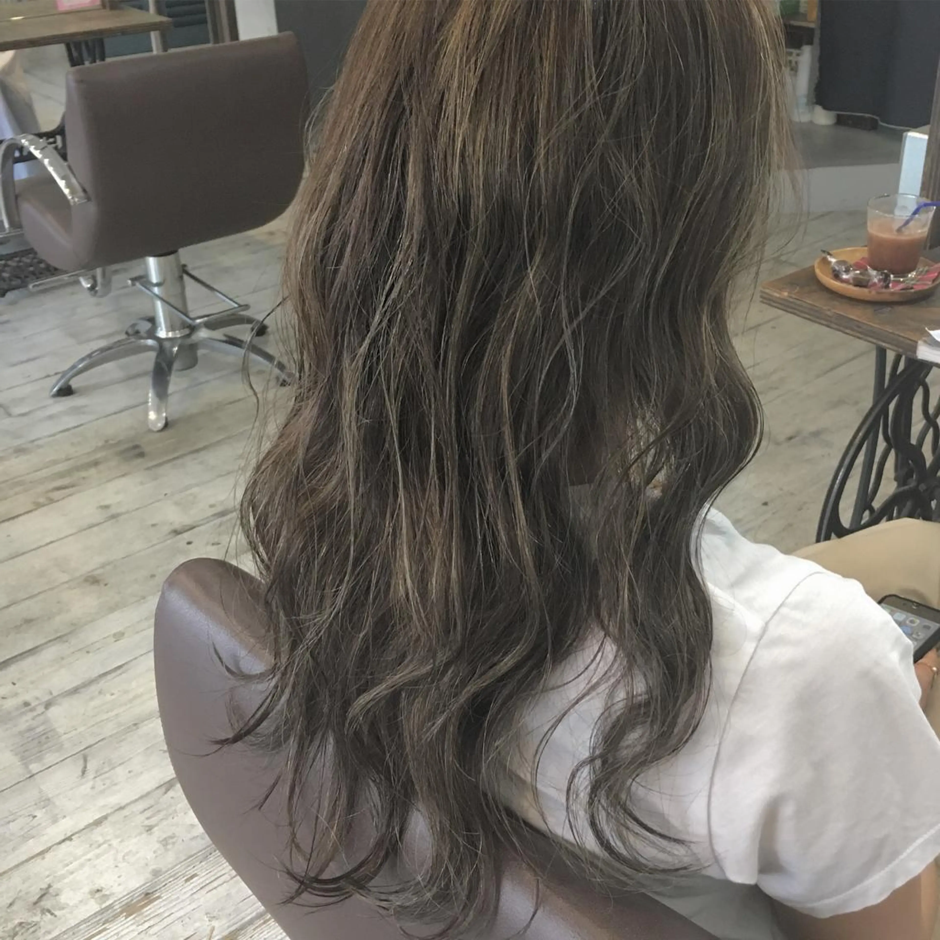 ロング カラー グレージュ LoRE hair 四条河原町　西尾友里のヘアスタイル