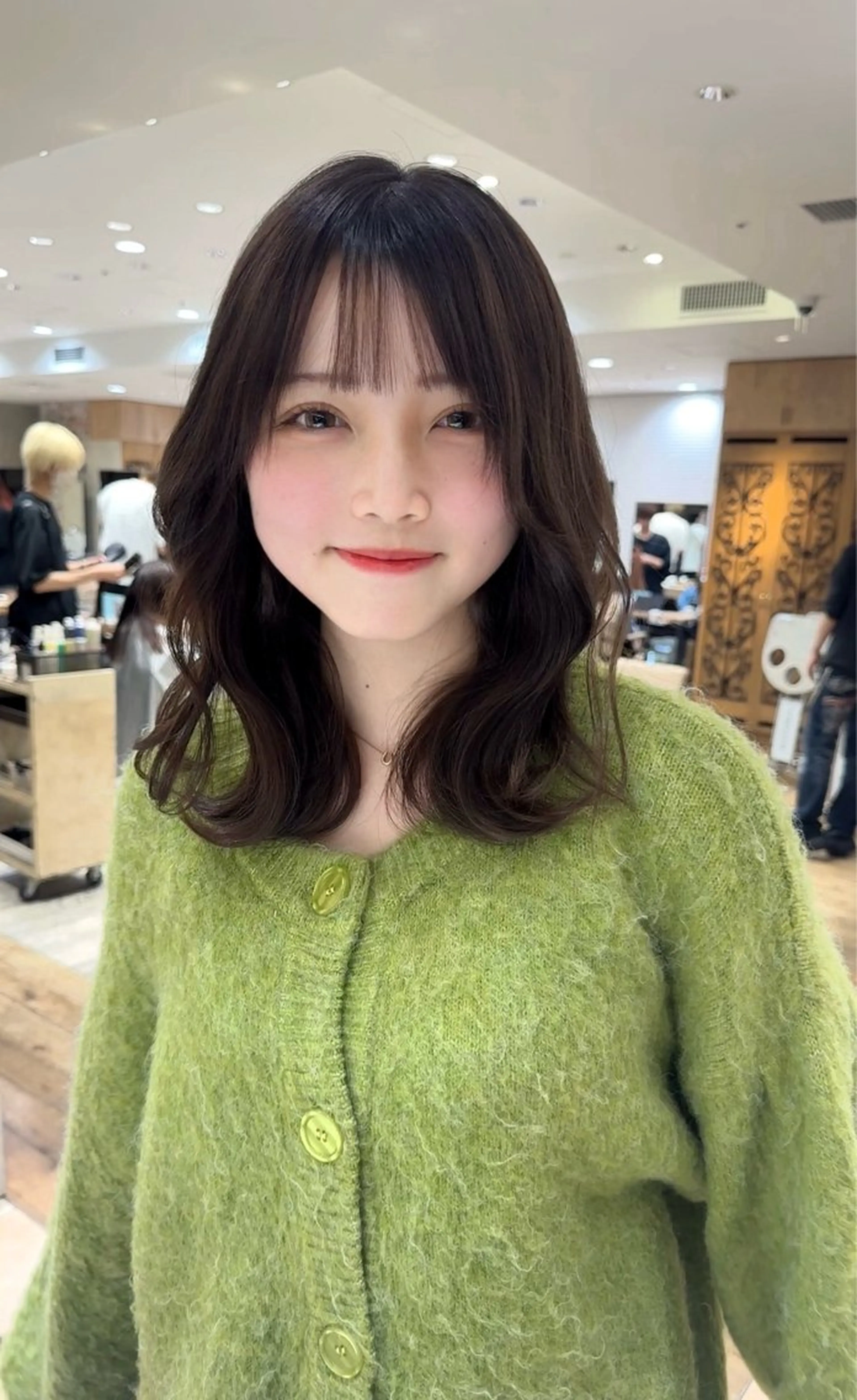 セミロング カラー くびれヘア 新宿／透明感カラー／ 韓国カラー／早野大空のヘアスタイル