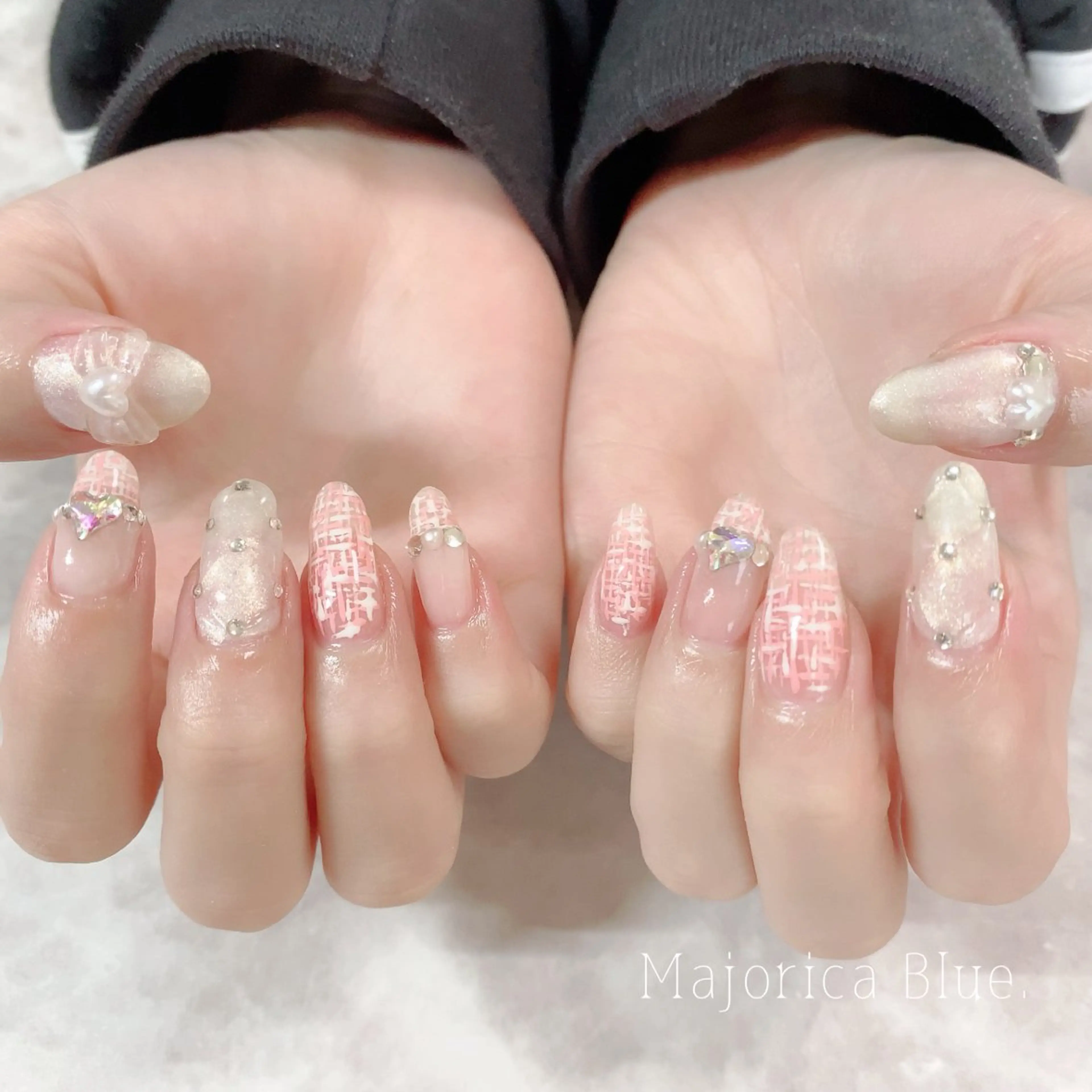 ネイル ツイードネイル ハンドネイル マジョリカ ブルーのネイルデザイン