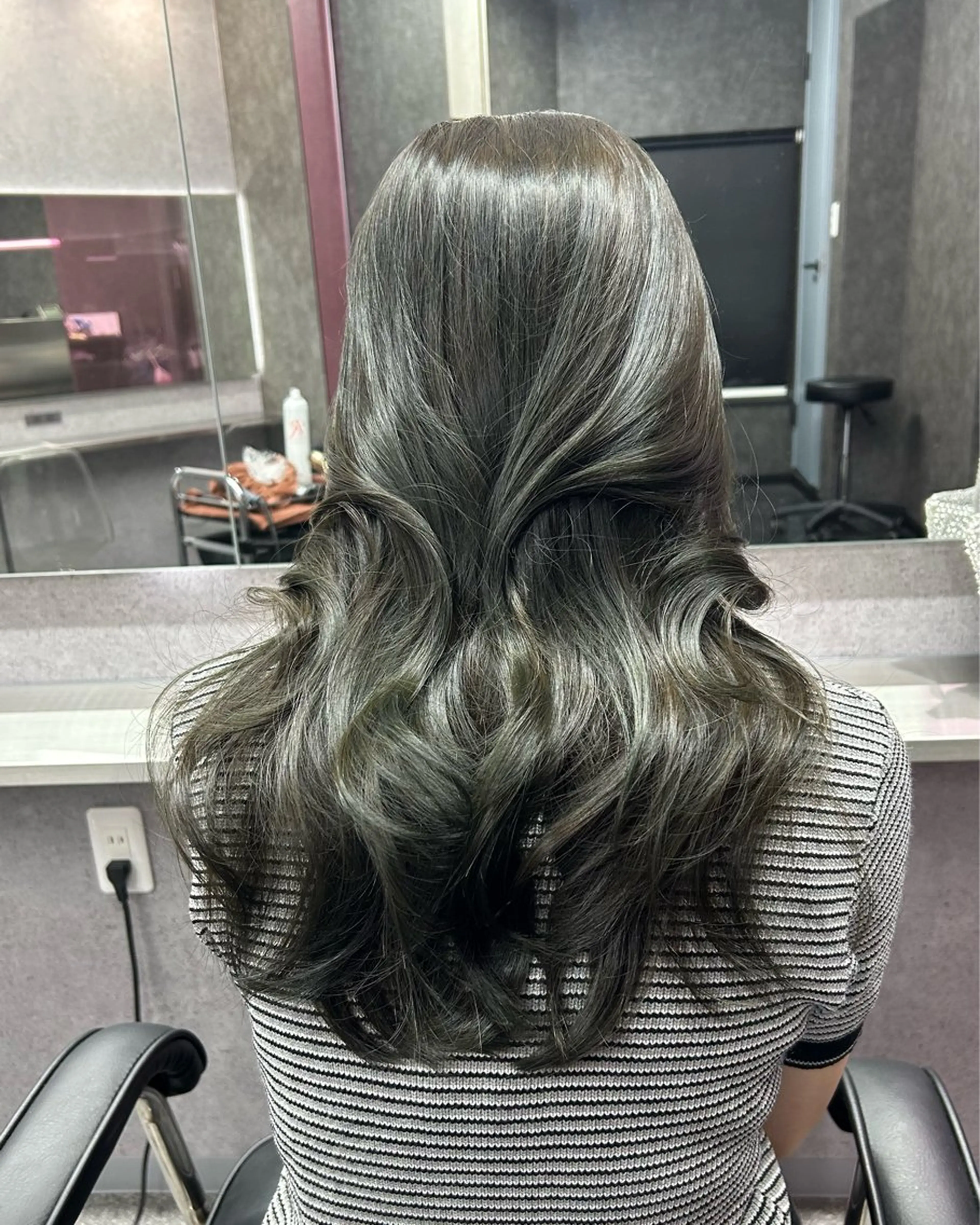 カラー ダブルカラー グレージュ オリーブグレージュ オリーブグレー カット ヘアカラー LANDS所属・nanaka 🤍韓国ワンホンヘアのヘアスタイル