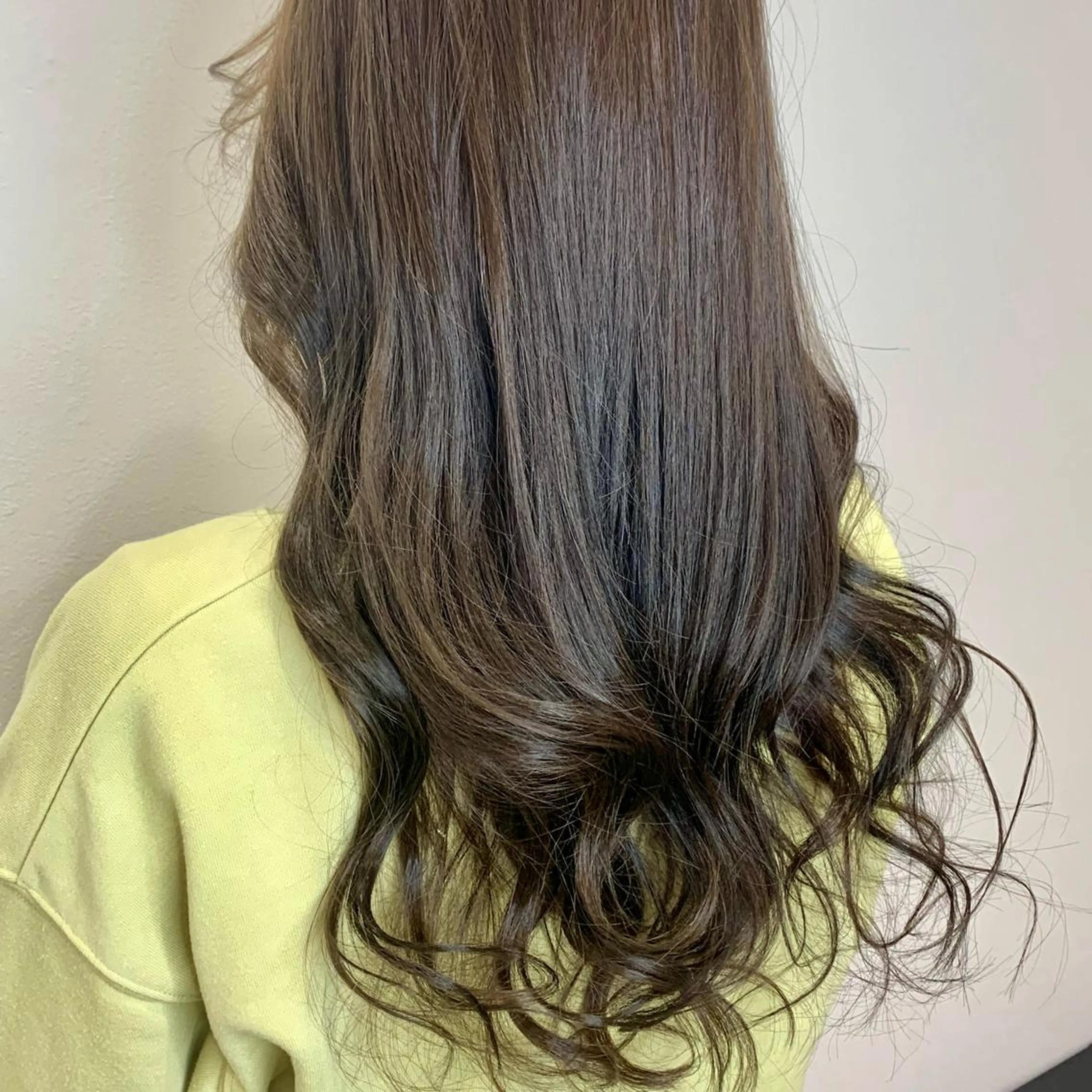 ロング カラー グレージュ カット ヘアカラー トリートメント 中本 達也のヘアスタイル