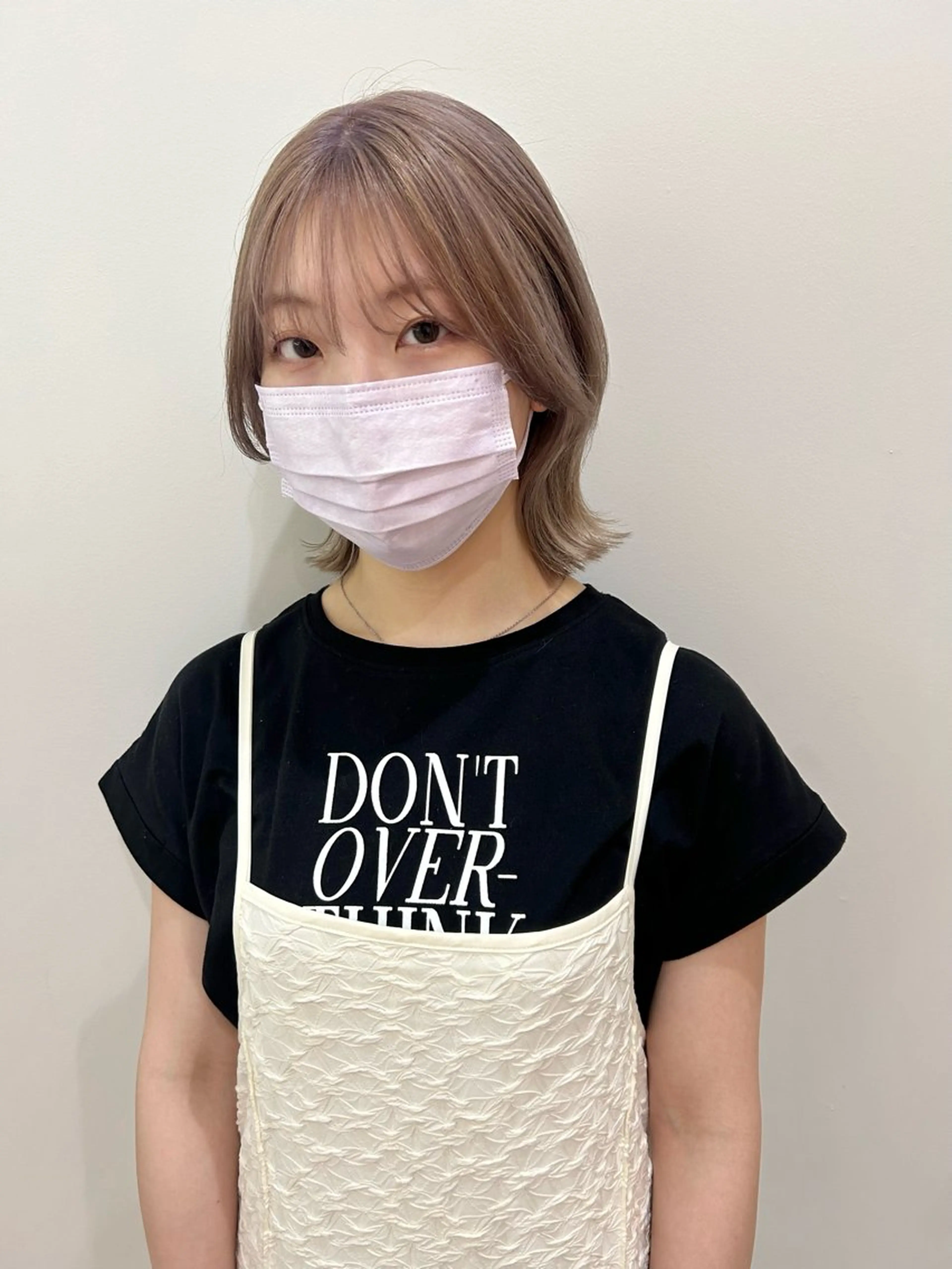 ミディアム カラー ベージュカラー ハイトーンカラー ハイトーンベージュ ボブ 外ハネヘア カット ヘアカラー トリートメント お顔まわりカット/ 暖色カラー🍑Amiのその他イメージ