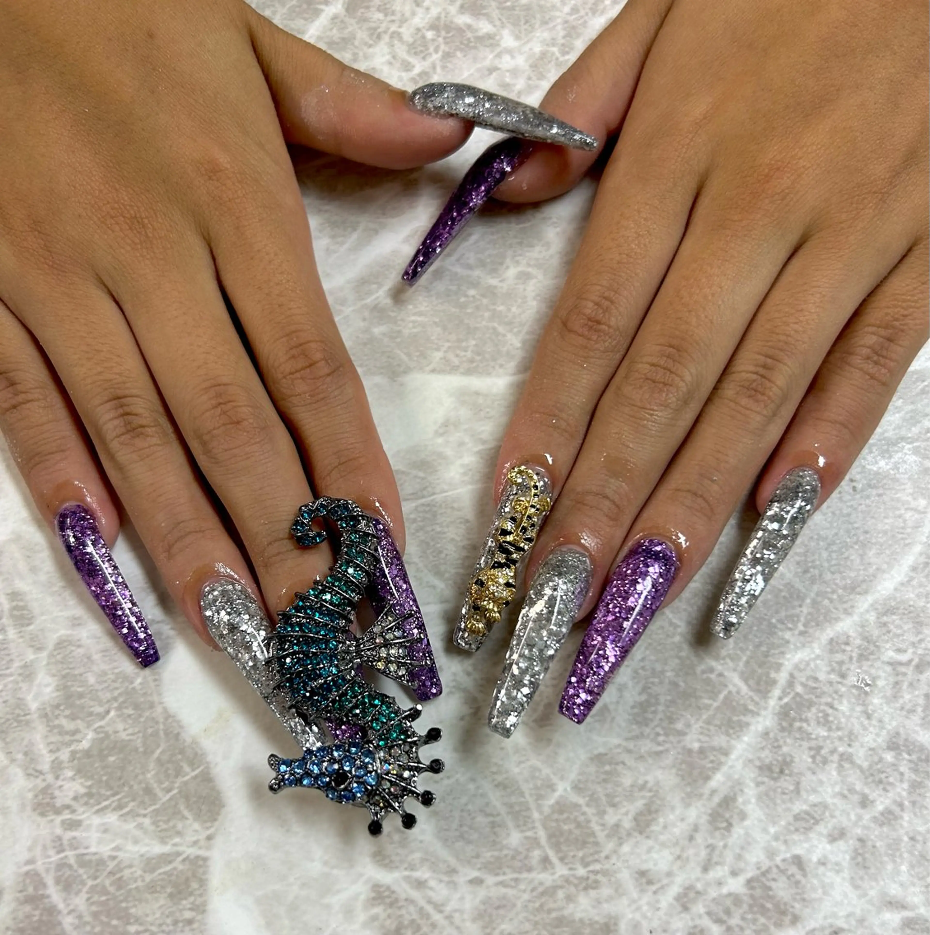 ロング ネイル ハンドネイル MADIA 横浜所属・池上 優希のネイルデザイン