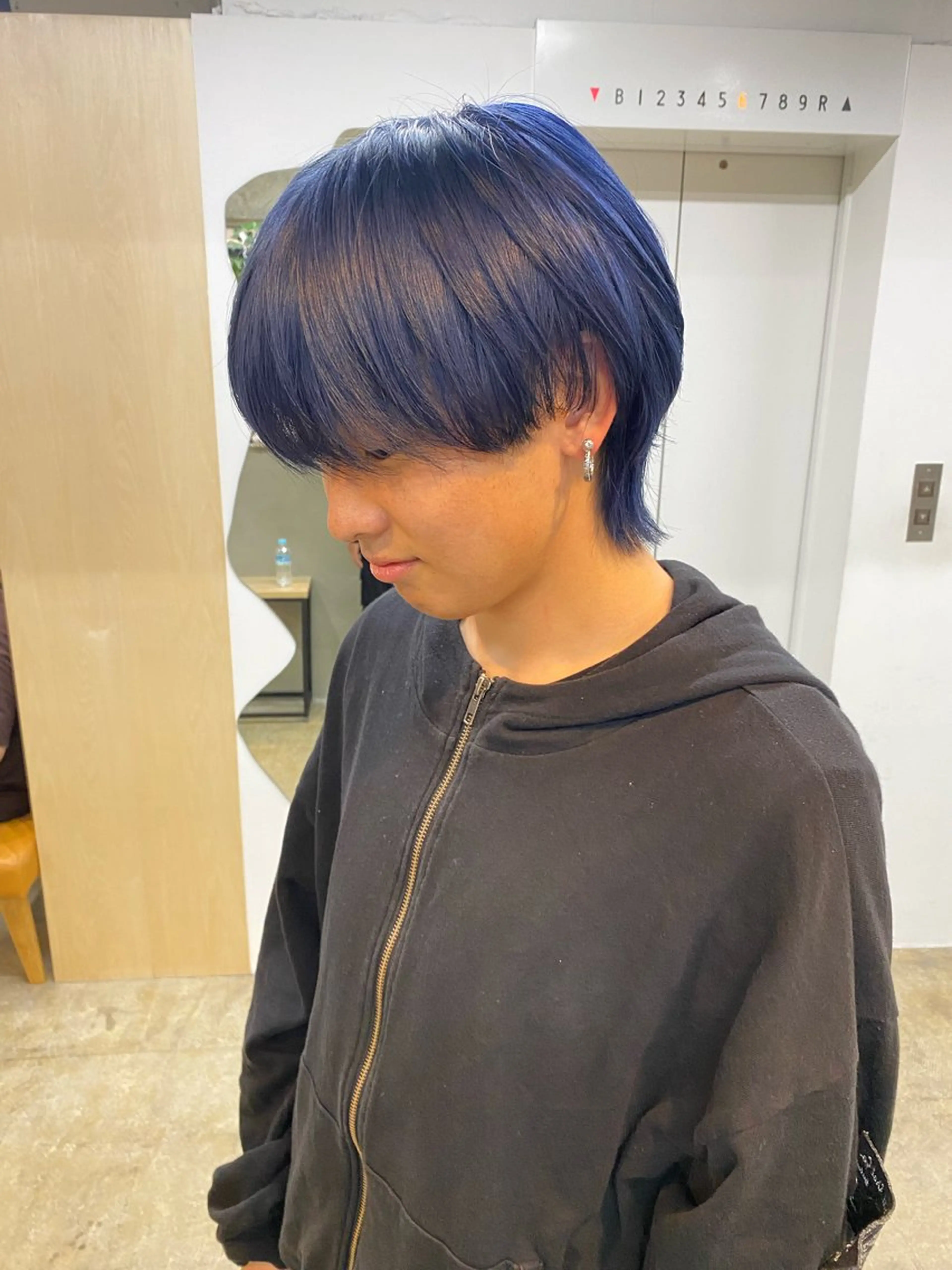 ミディアム メンズ シミズ アスカのヘアスタイル