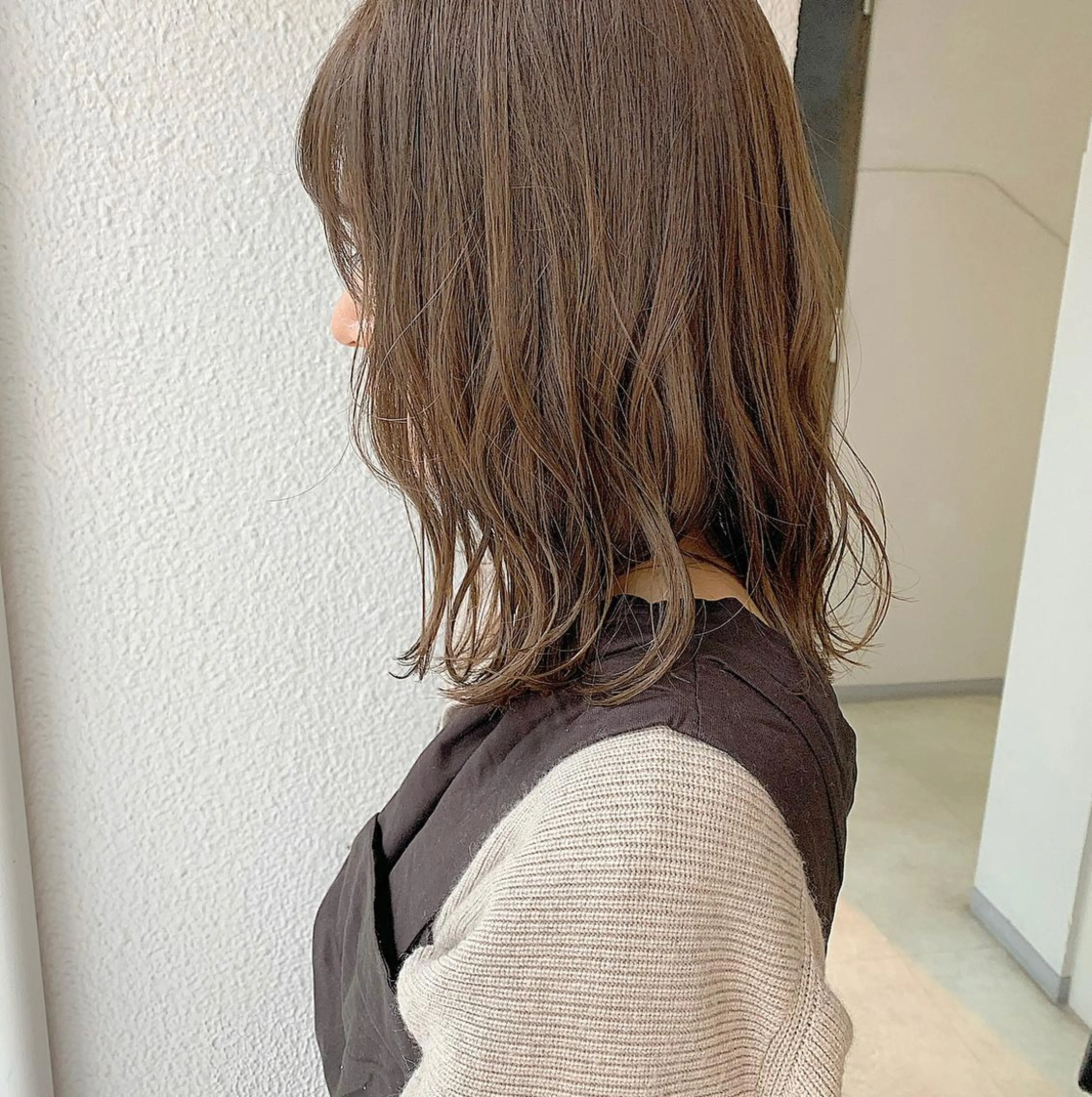 ミディアム カラー 小泉 葵のヘアスタイル