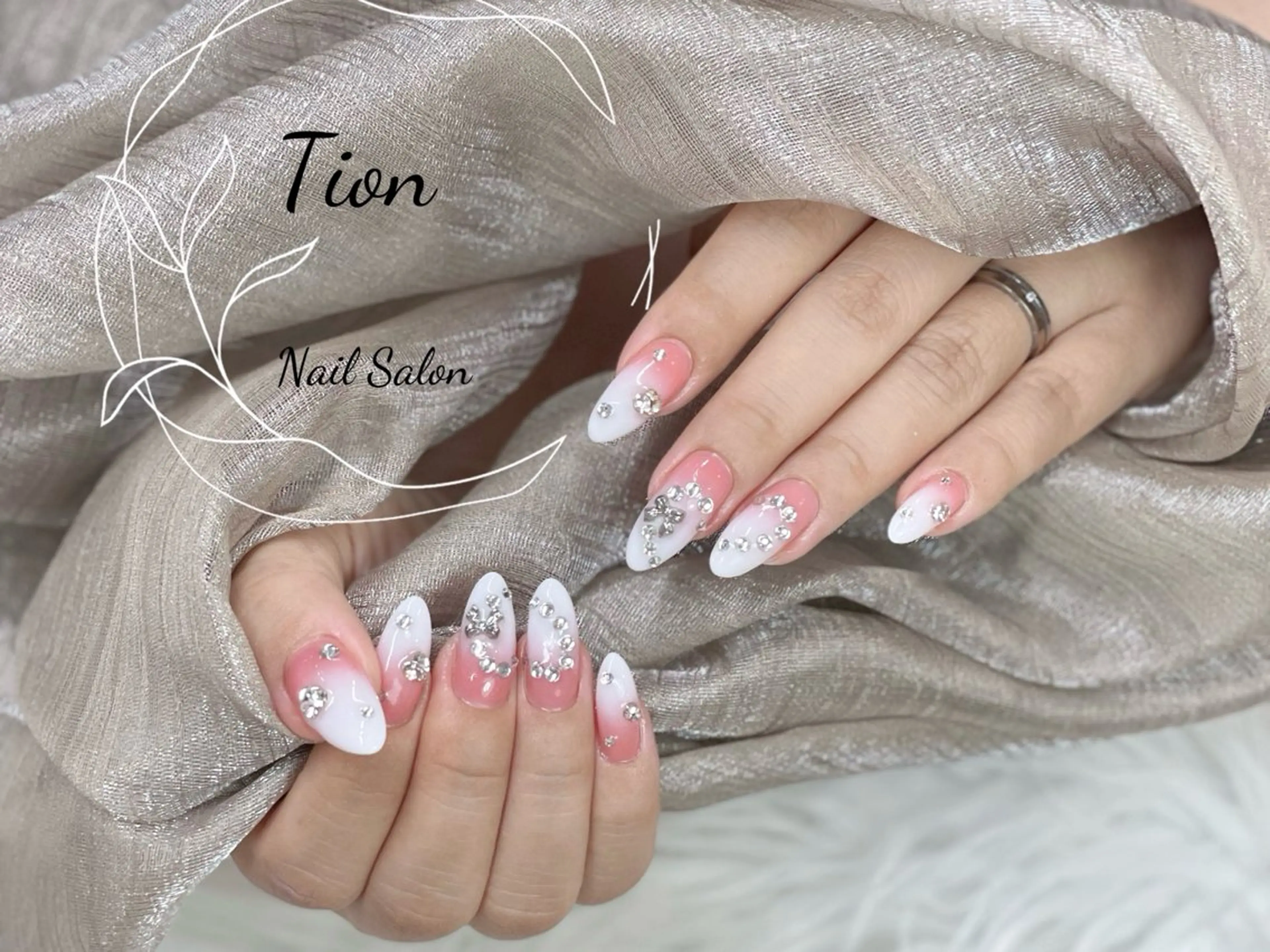 ネイル チークネイル 長さ出し フットネイル フレンチネイル ジェルネイル Nailsalon Tion武蔵小杉店所属・Nailsalon Tion武蔵小杉店のネイルデザイン