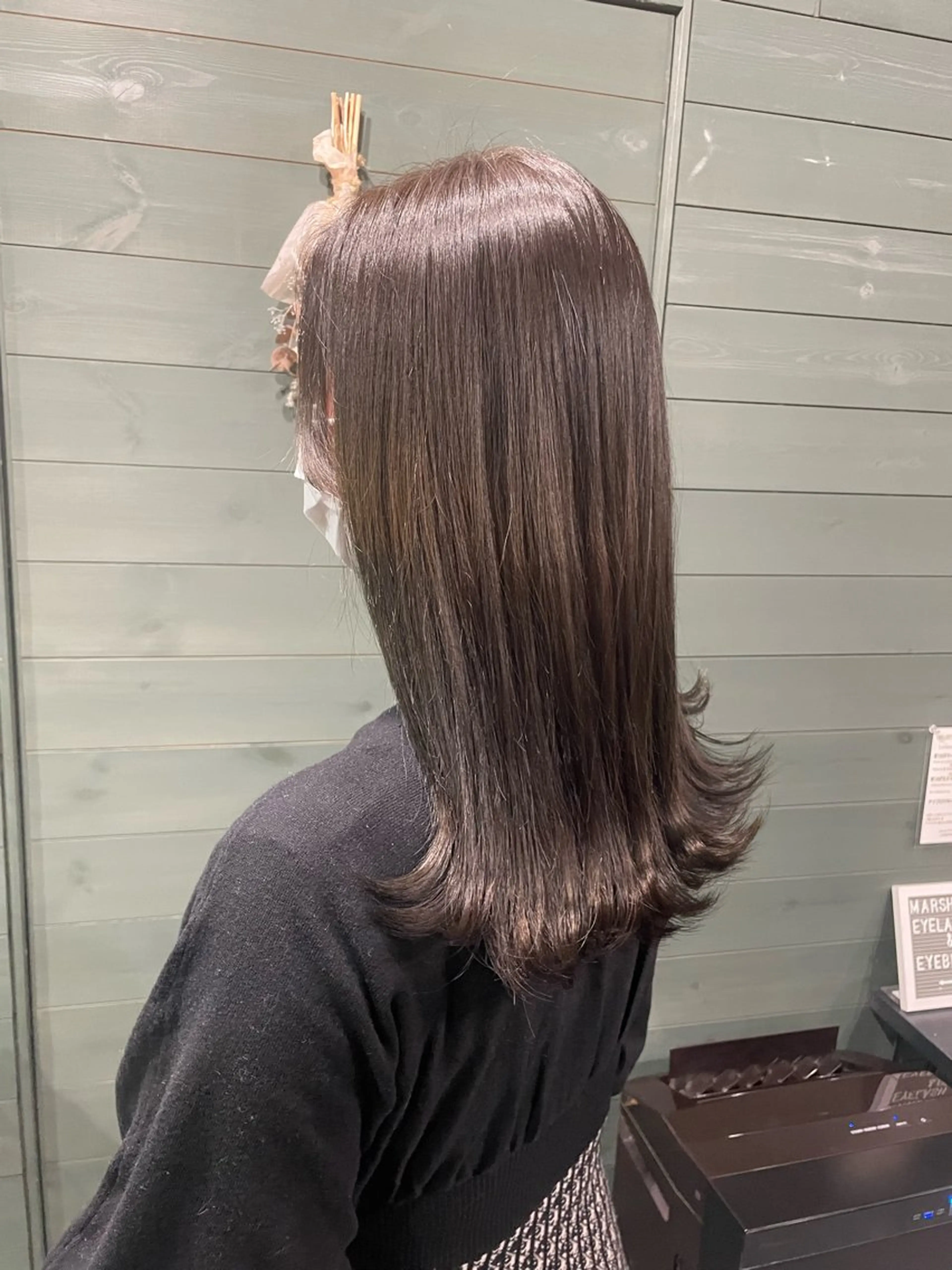 セミロング カラー カット ヘアカラー 石川 聖奈のヘアスタイル