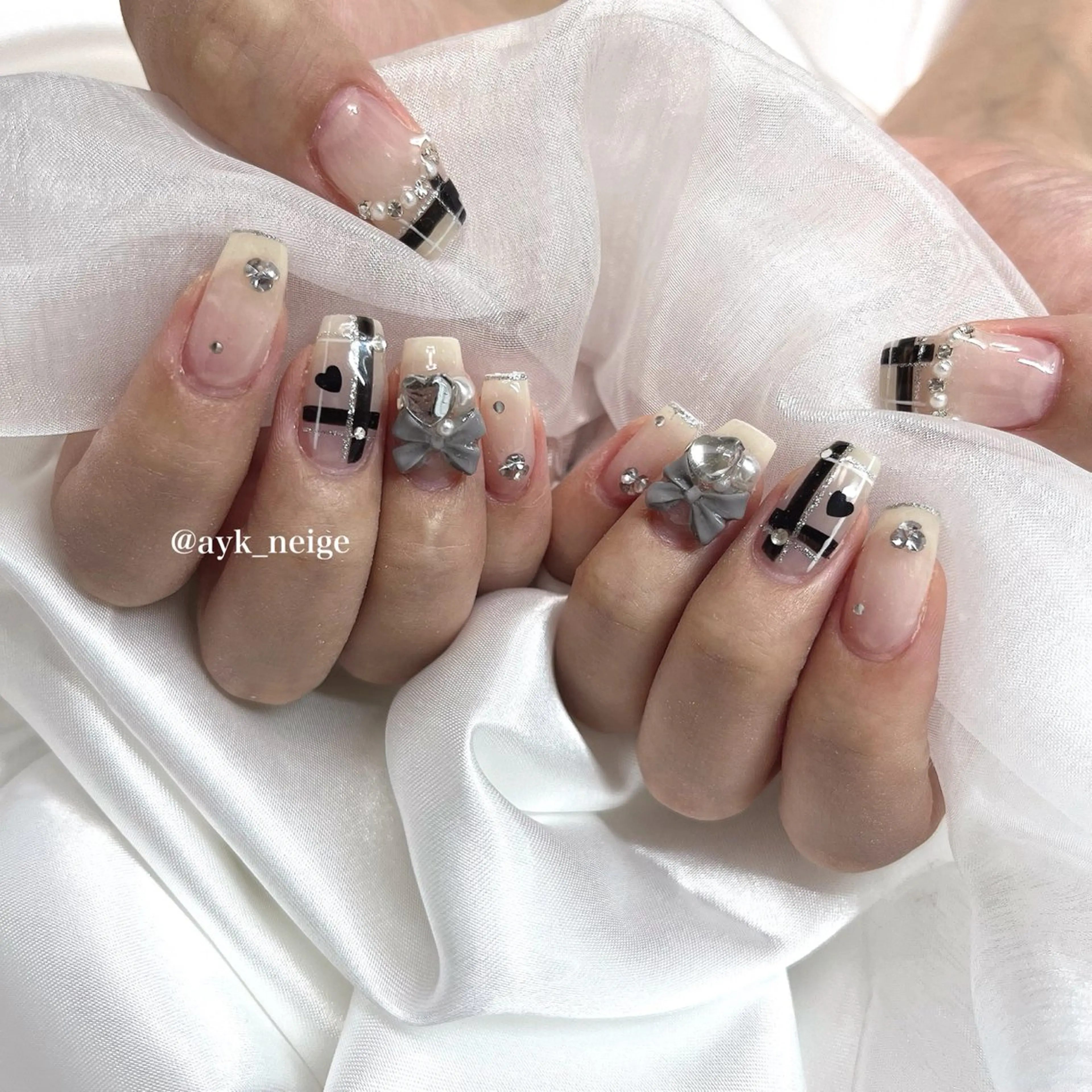 ネイル フットネイル フレンチネイル キラキラネイル 韓国ネイル マグネットネイル n'eige nail所属・大谷 綾香のネイルデザイン