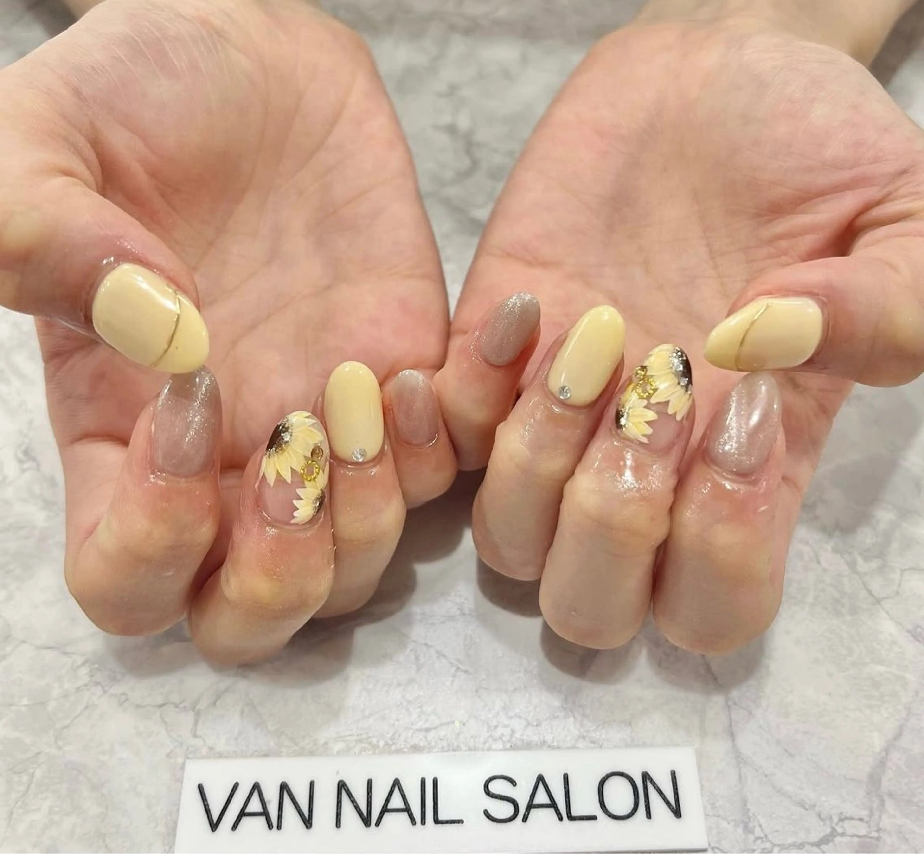 ネイル Van Nail 本厚木店所属・Van Nail Salonのネイルデザイン