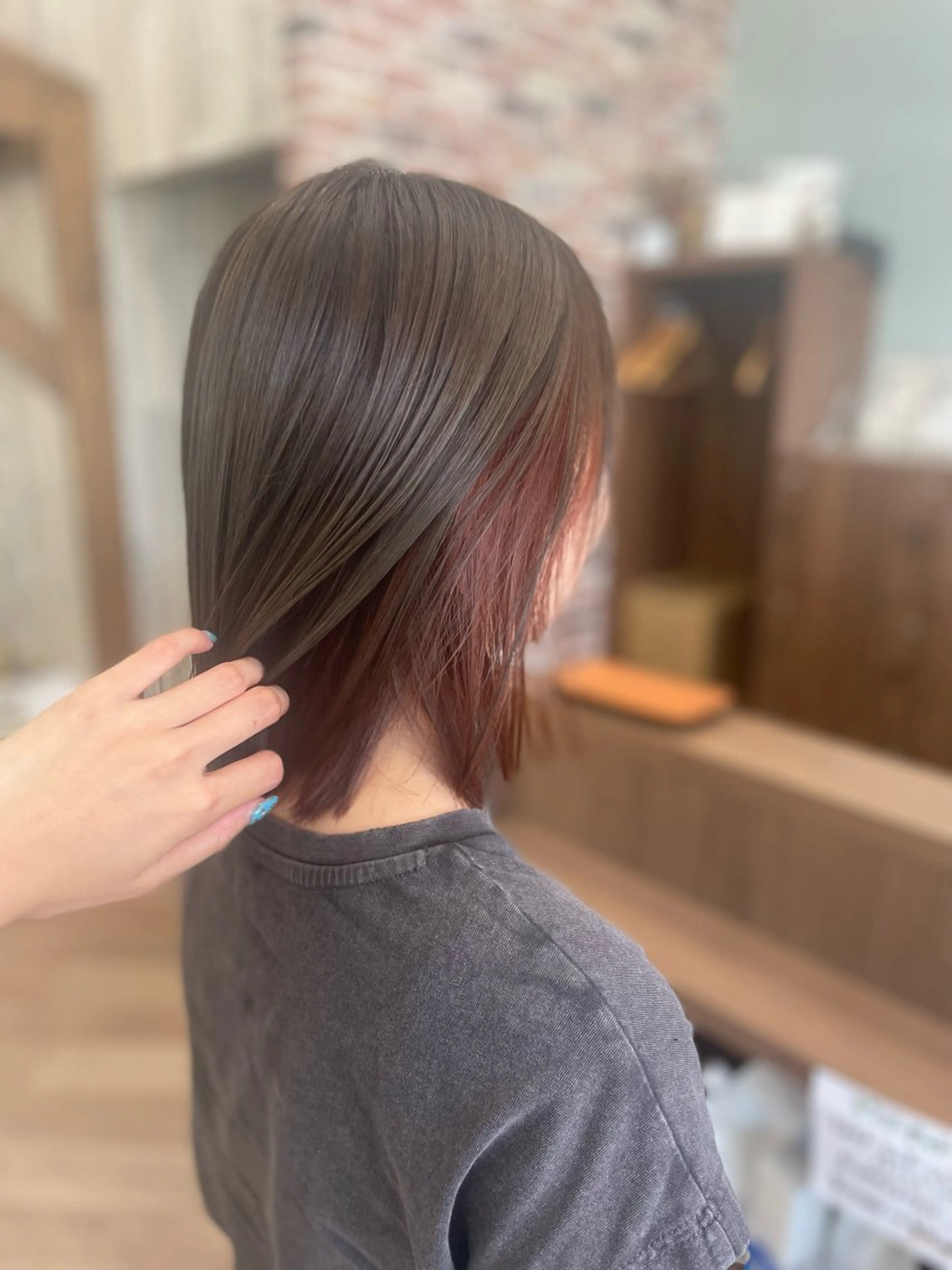 ミディアム カラー ブリーチ インナーカラー ブリーチなしカラー オレンジ カット ヘアカラー シミズ カエデ🍁のヘアスタイル