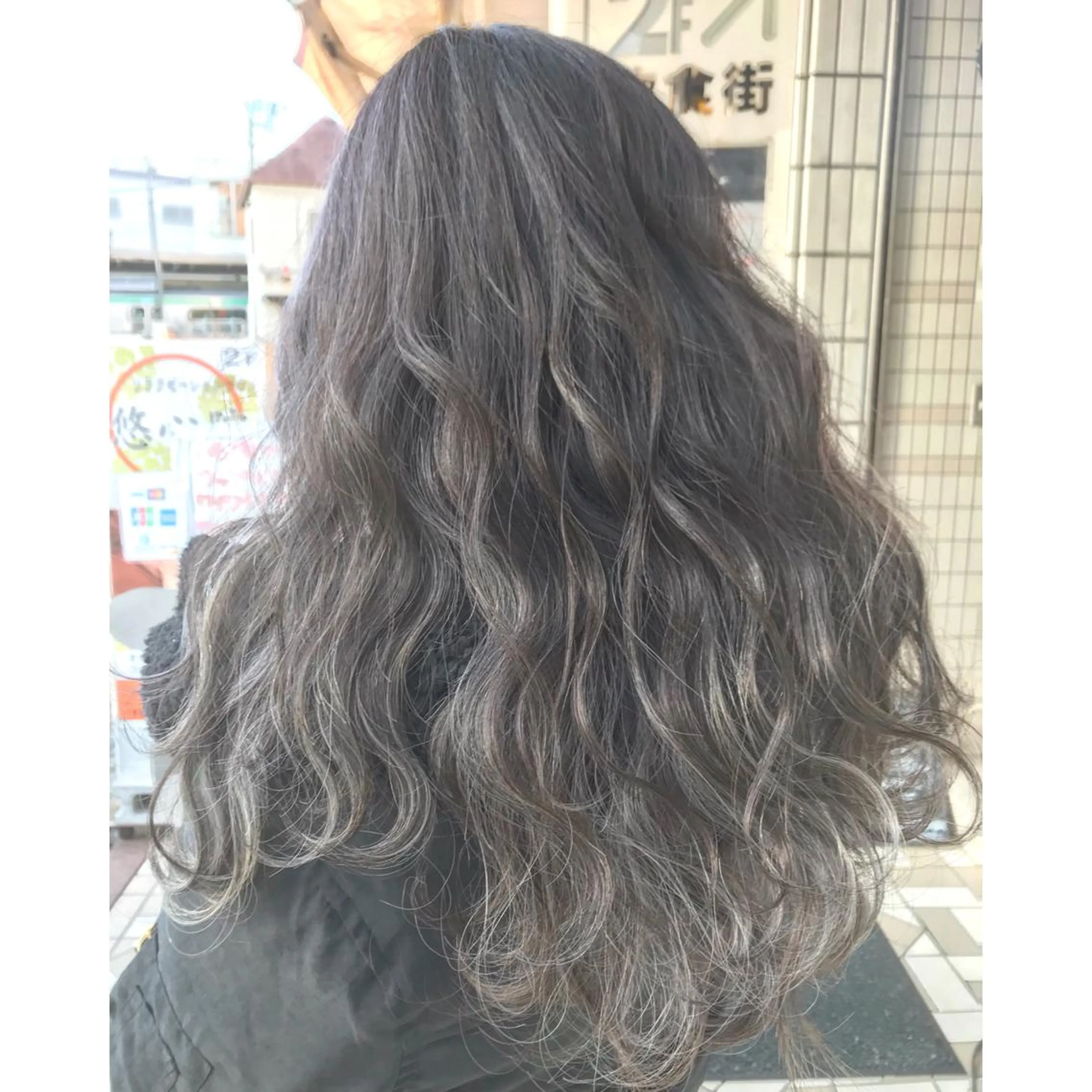 ロング カラー ヘアアレンジ グラデーションカラー ハイライトカラー ハイライト ヘアカラー トリートメント シアーベージュニスト 🥣大石亜里紗のヘアスタイル