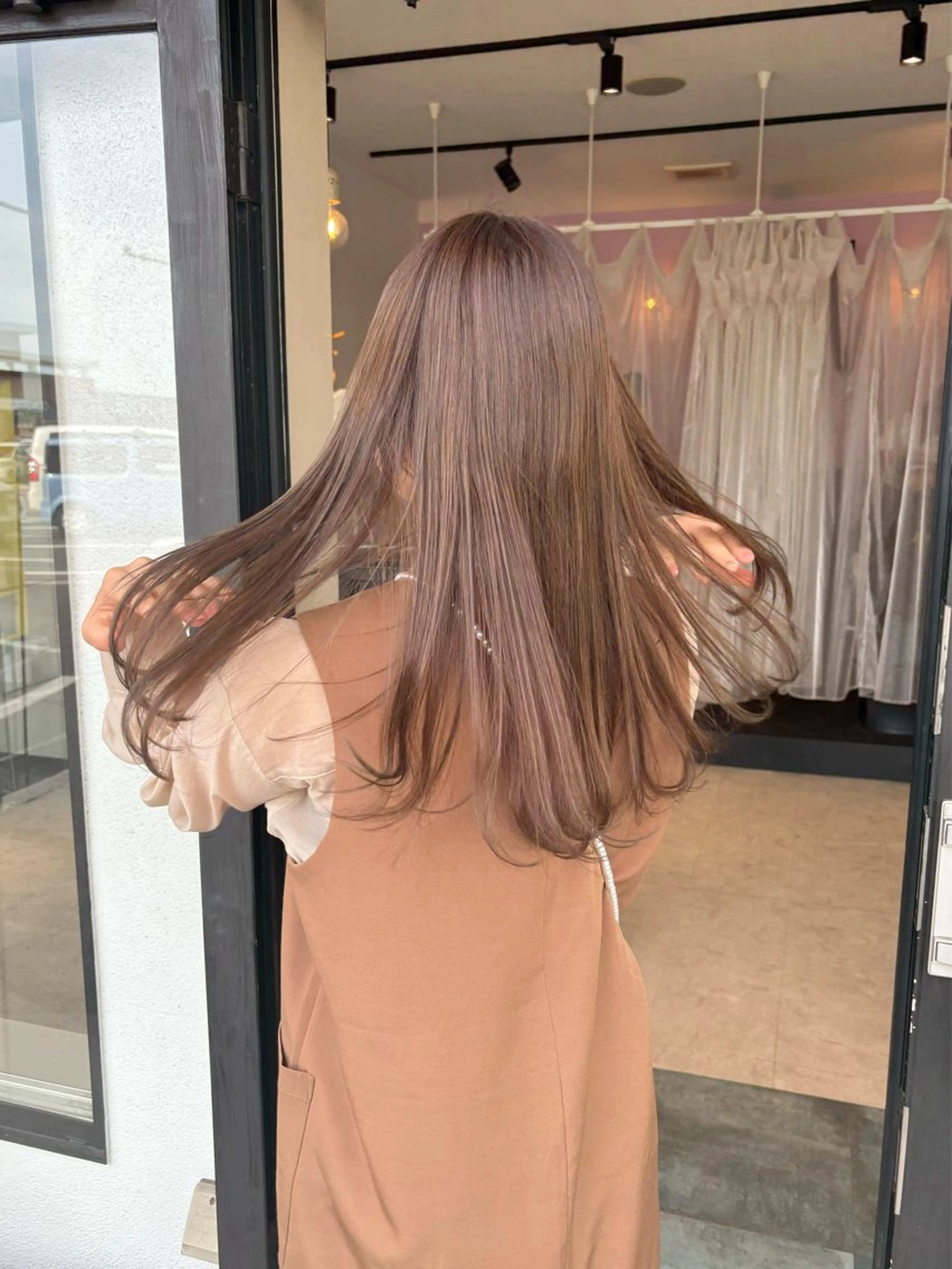 カラー ベージュカラー ブリーチ ブリーチなしカラー MATTY azusaのヘアスタイル