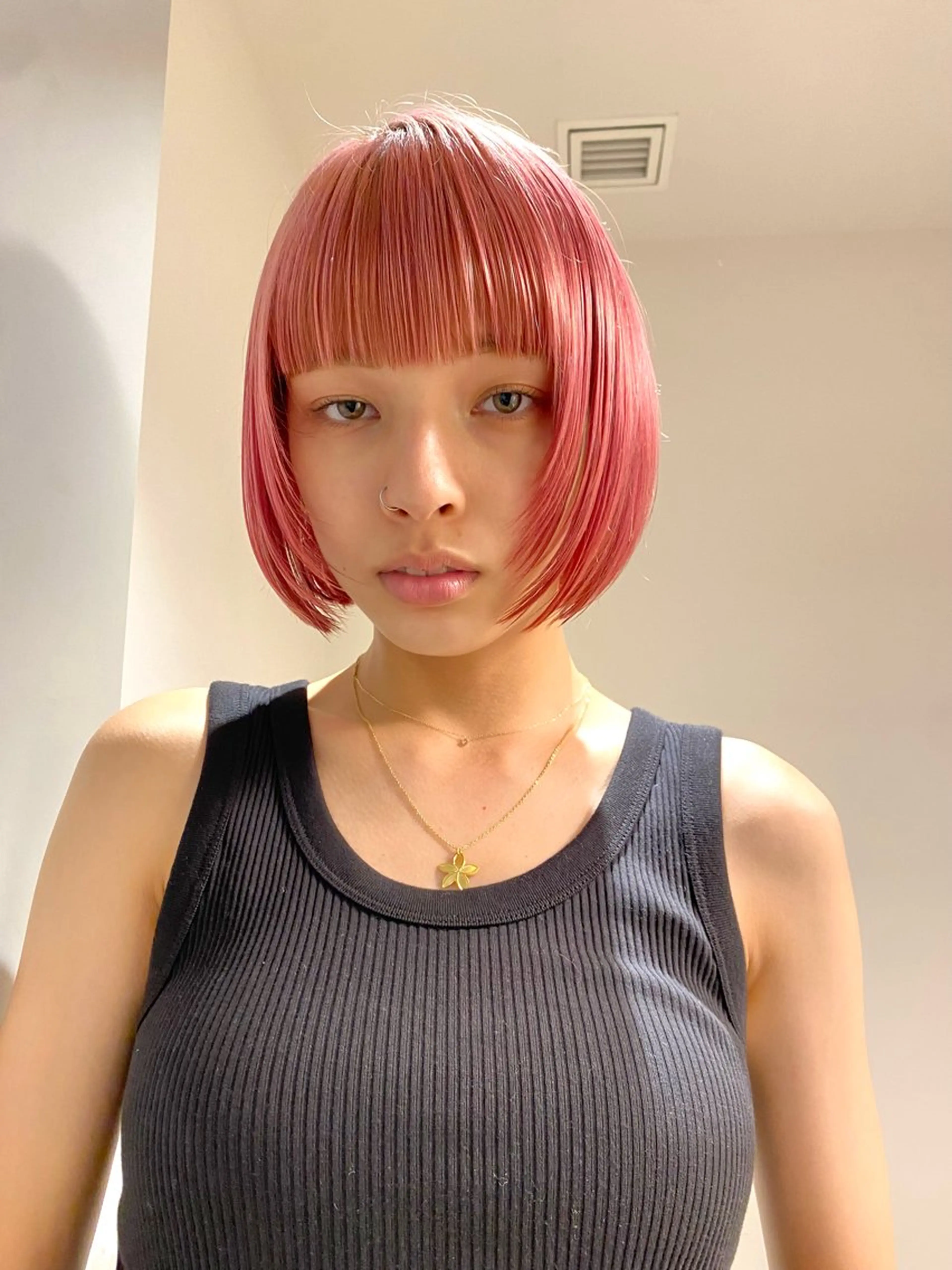 ショート カラー ヘアカラー 梅田のブリーチ特化 美容師KAI🥰のヘアスタイル