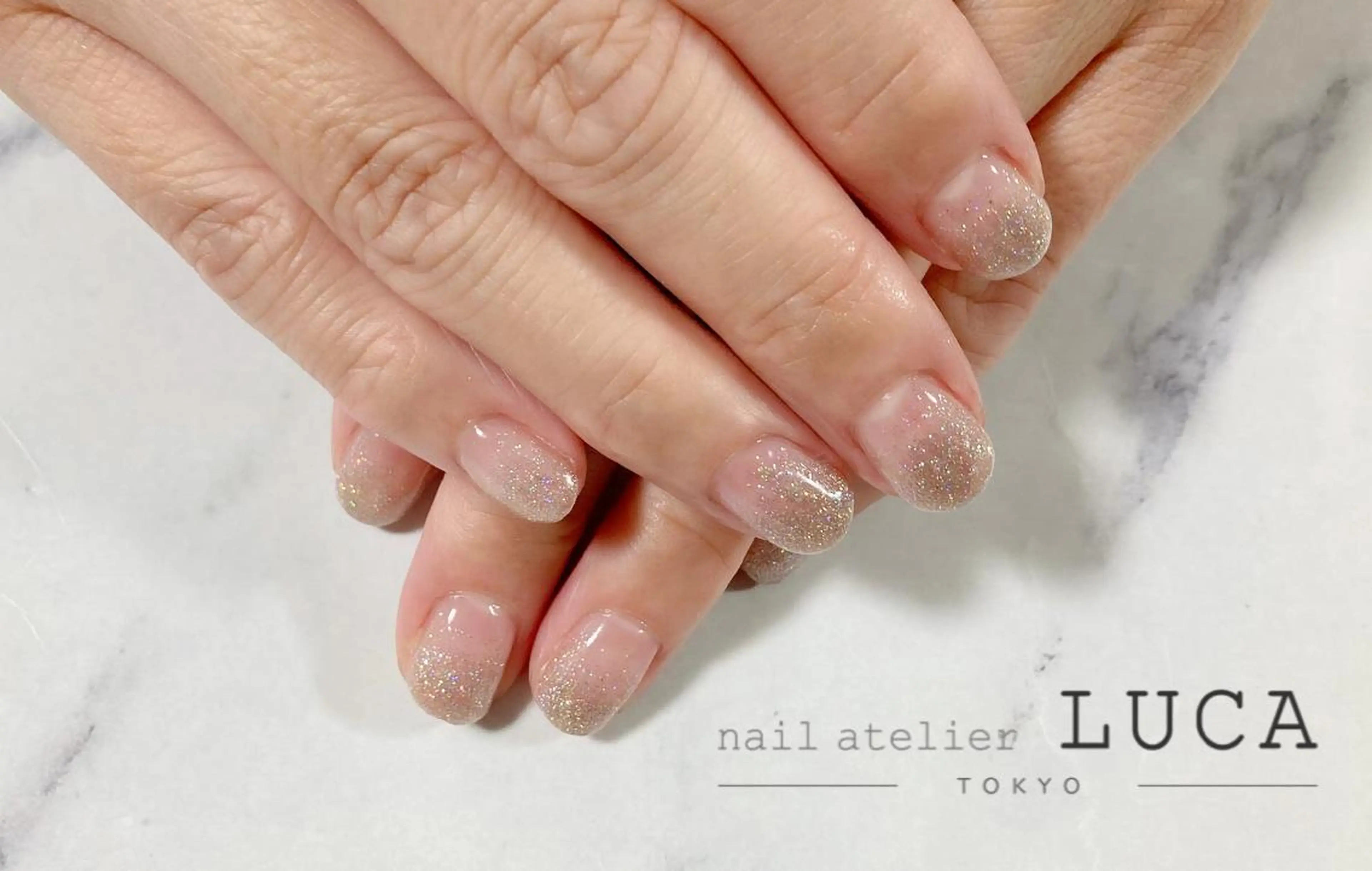 ネイル ジェルネイル グラデーション ラメ(グリッター) ラメグラデーション パラジェル ネイルアトリエルカ スタッフのネイルデザイン