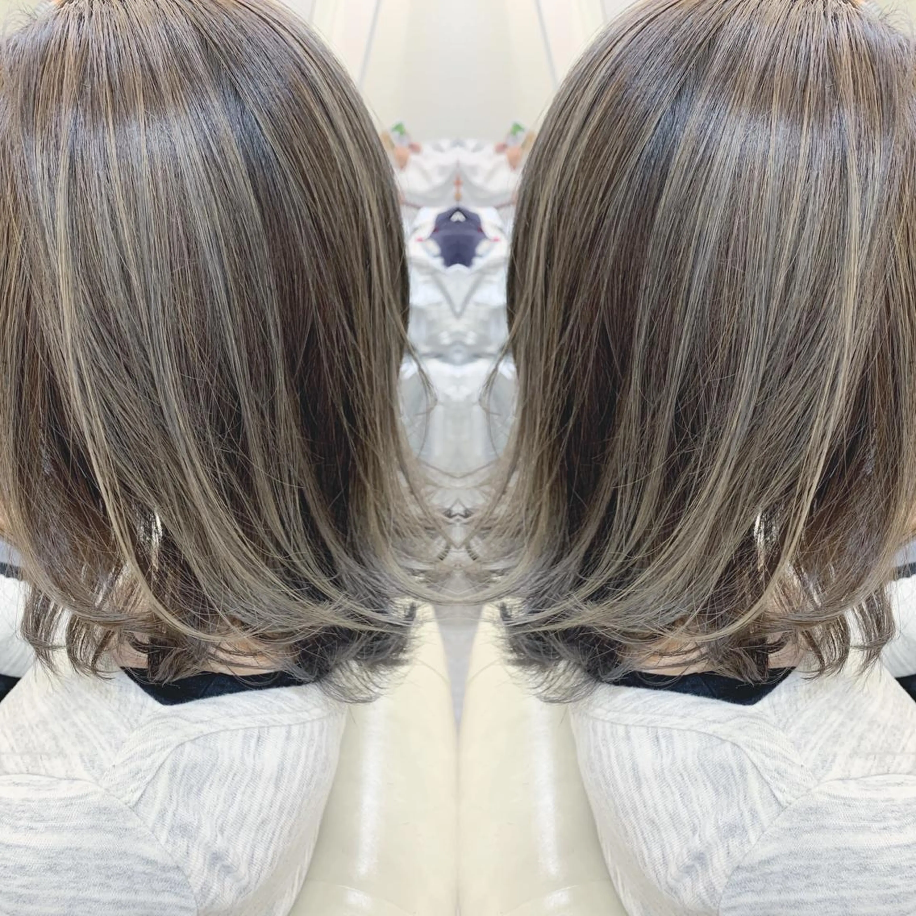 ミディアム ボブ ハイライト 外ハネヘア H所属・H (エイチ) 烏丸御池店のヘアスタイル