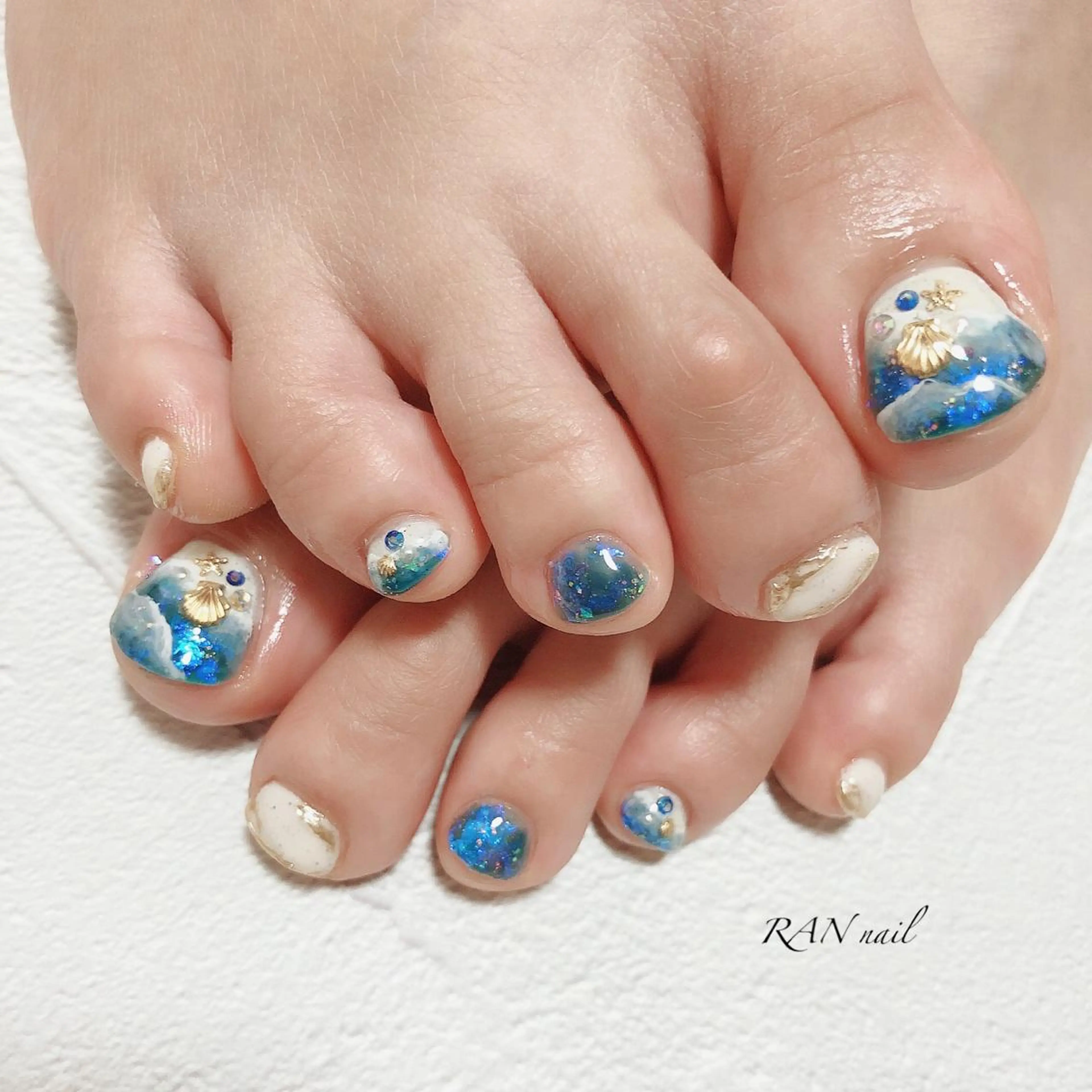 ネイル オーロラネイル フットネイル 氷ネイル・うるうるネイル キラキラネイル オフィスネイル RAN nail 〜ランネイル〜所属・RAN nailのネイルデザイン