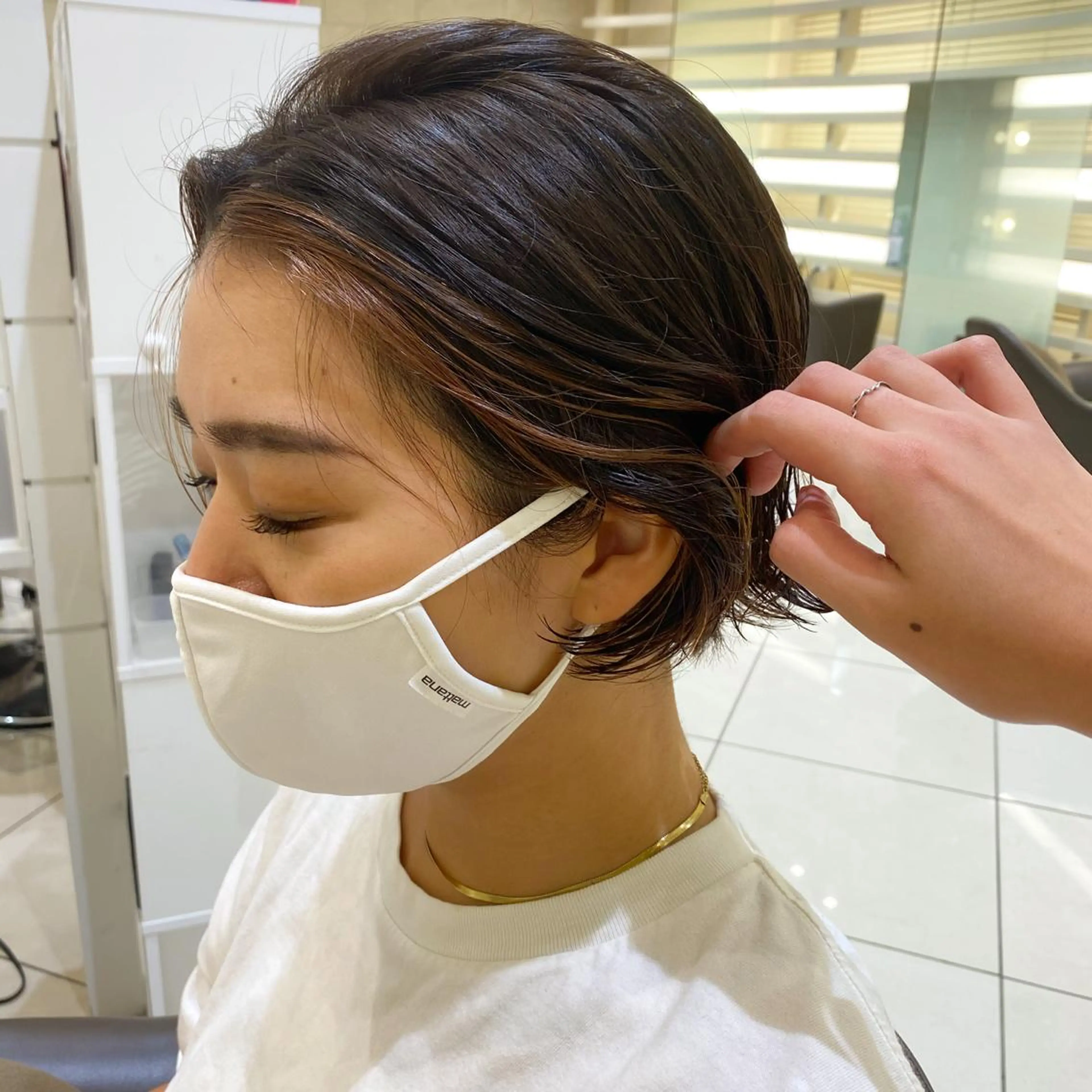 ショート カラー プレイングカラー🤍 細めハイライトのヘアスタイル
