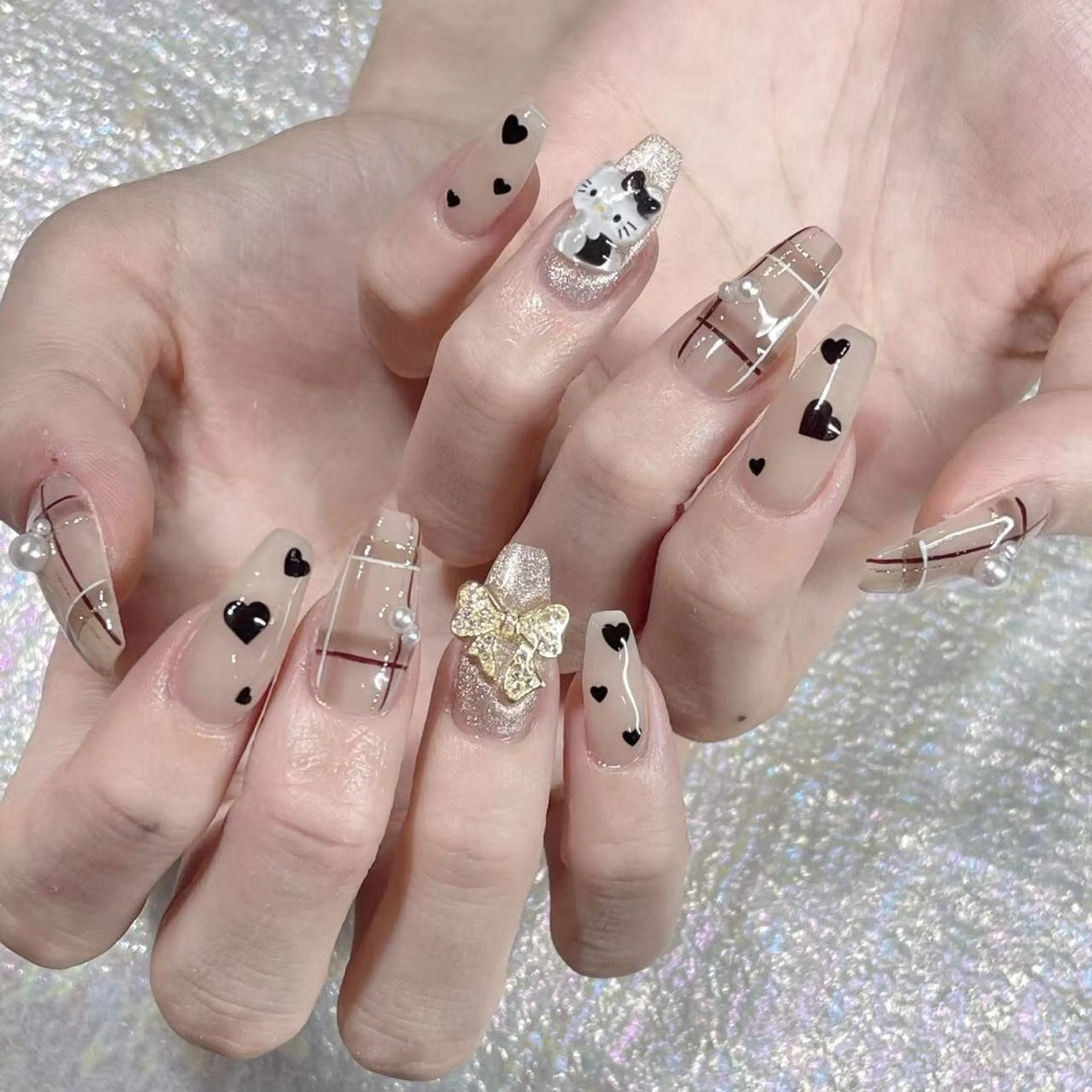 ネイル ハンドネイル Queens テイのネイルデザイン