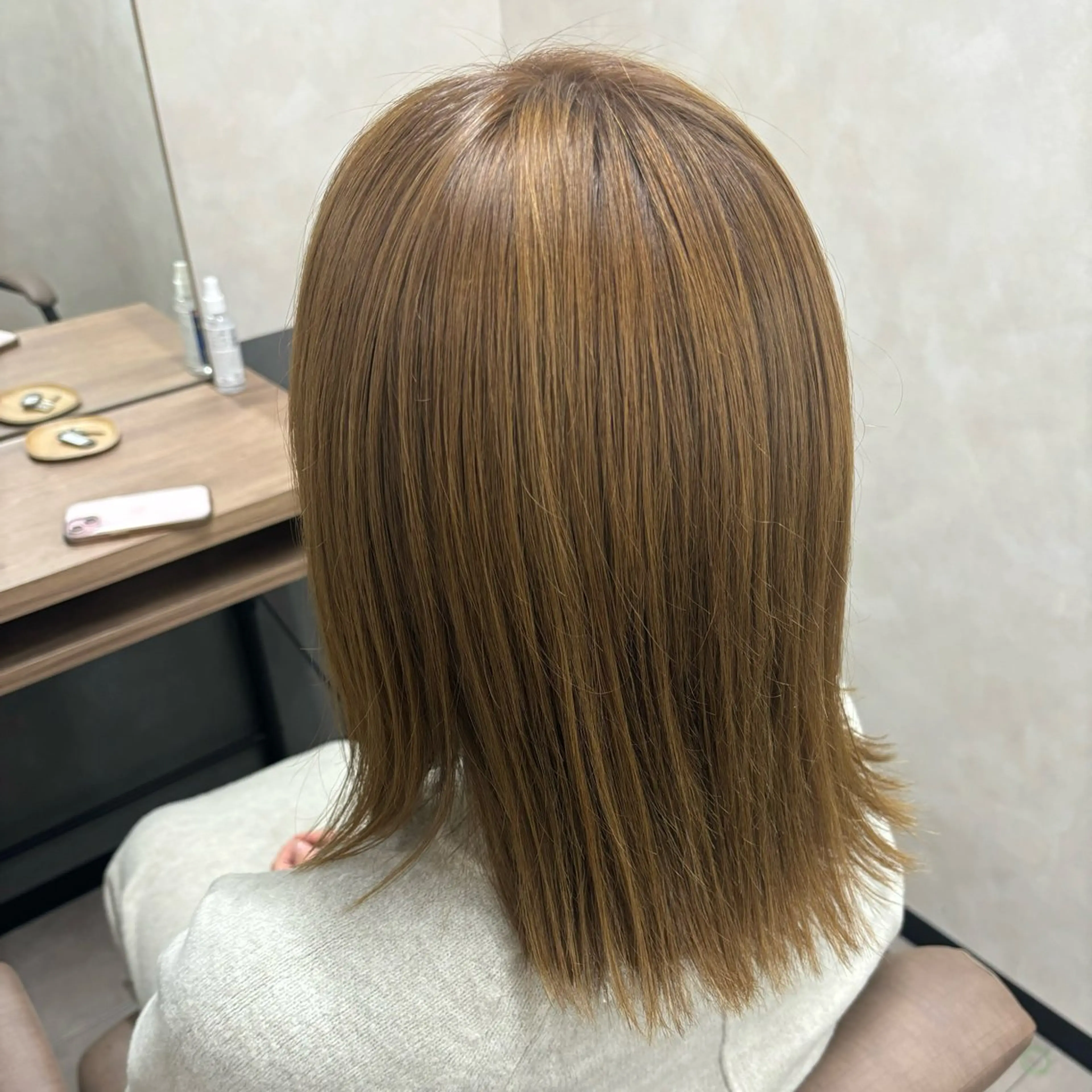 ミディアム カラー ブリーチ ブリーチなしカラー オリーブカラー カット ヘアカラー トリートメント 竹内 滉太のヘアスタイル
