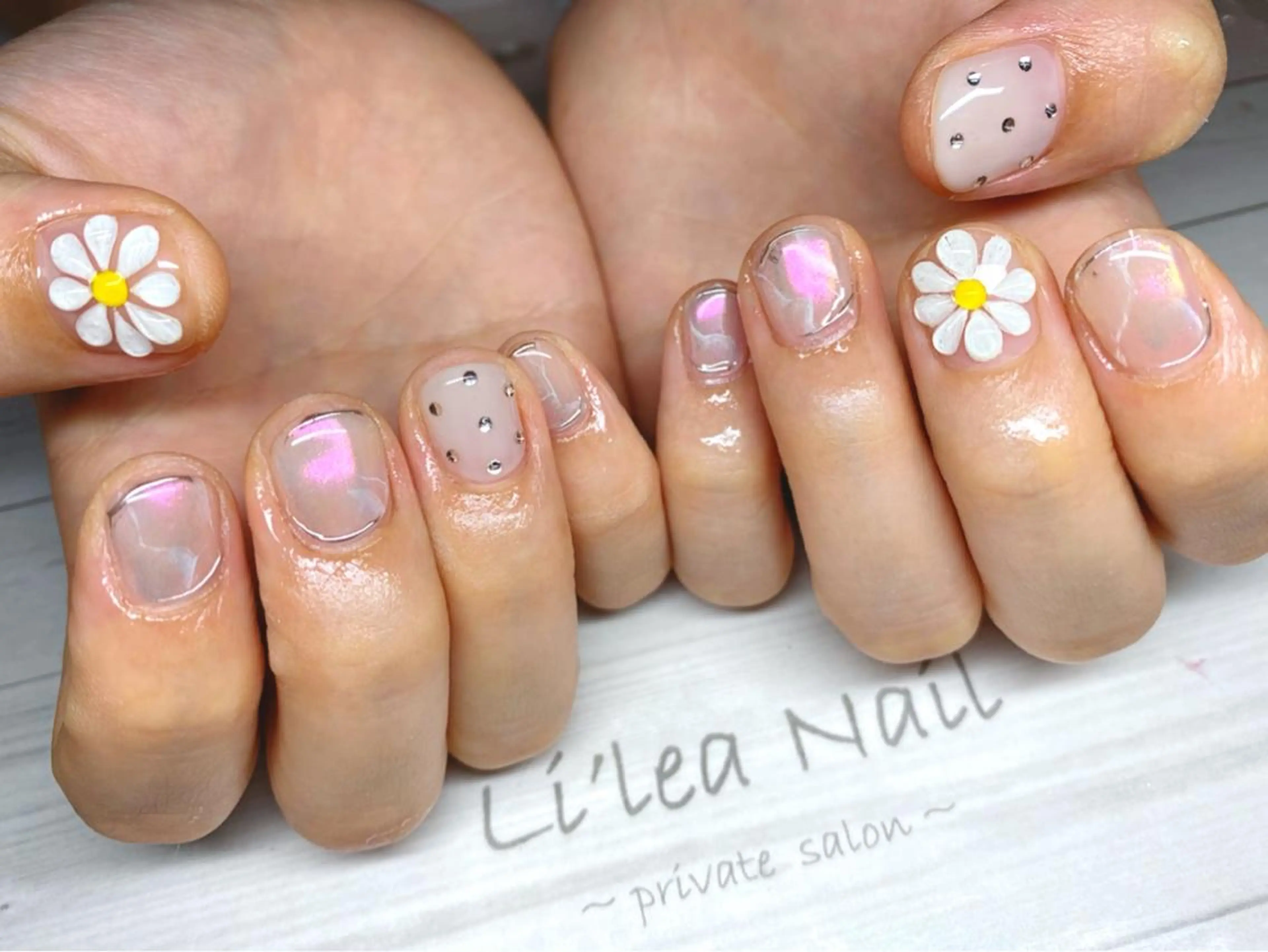 ネイル Li'leaNail AINAのネイルデザイン