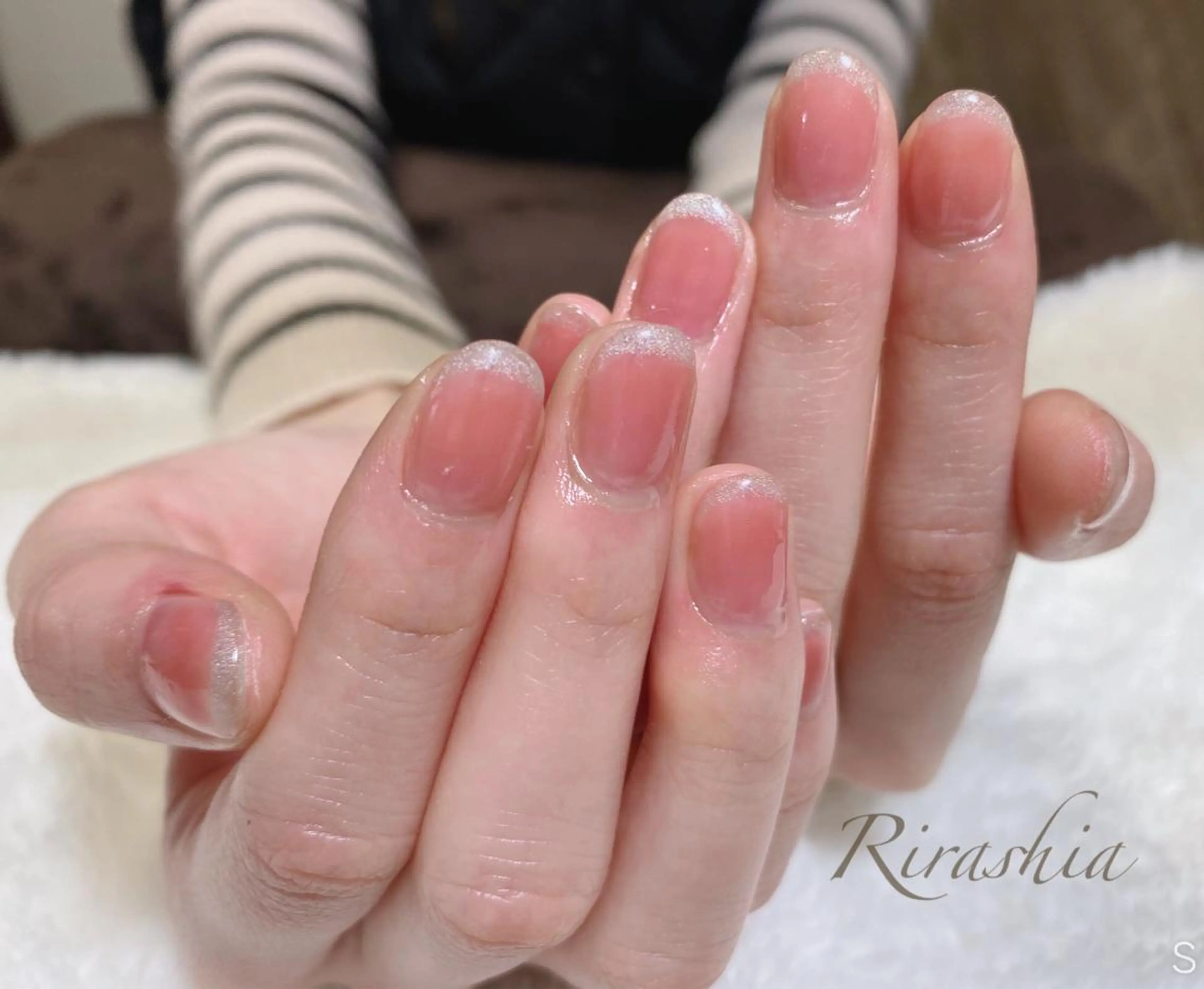 ネイル チークネイル グラデーション マグネットネイル ハンドネイル ハンドケア うる艶♡透明感ネイル Rirashiaのネイルデザイン
