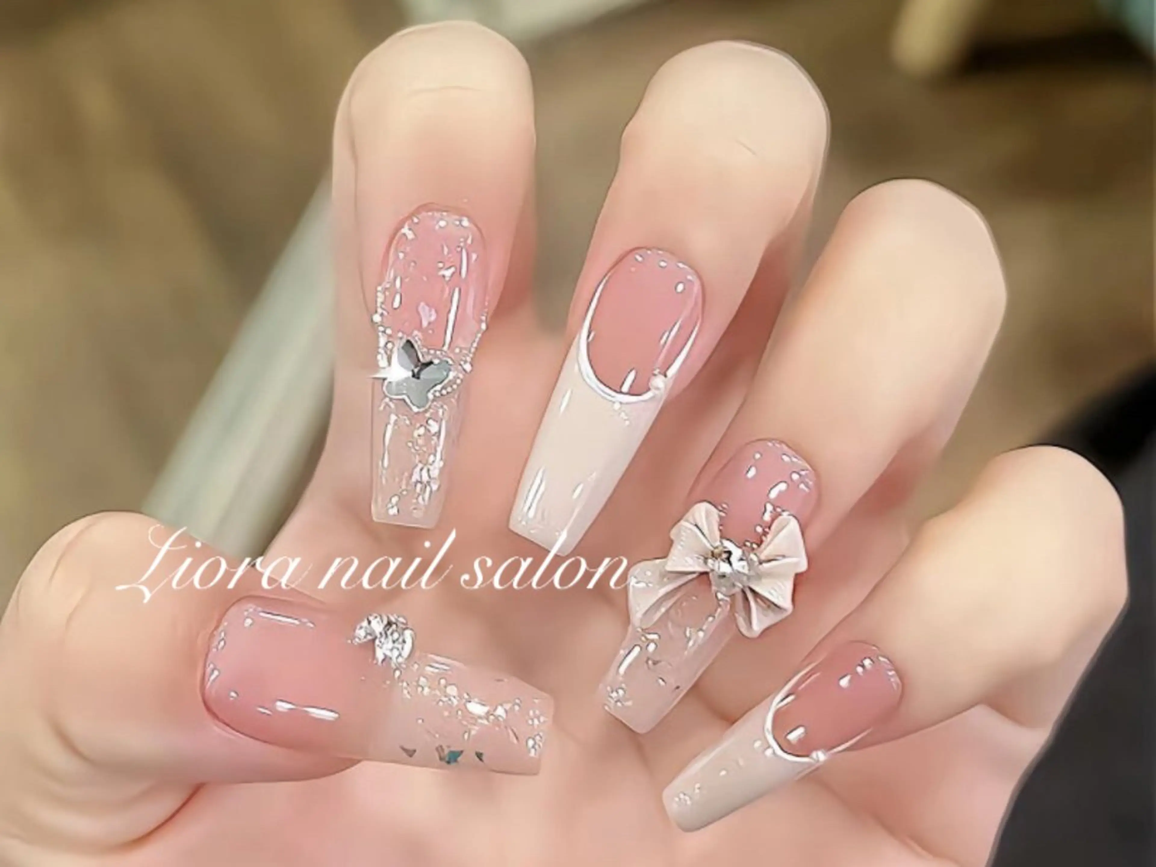 ネイル フレンチネイル ジェルネイル ガーリー グラデーション キラキラネイル ハンドネイル Liora ネイルサロン所属・Liora nail salonのネイルデザイン