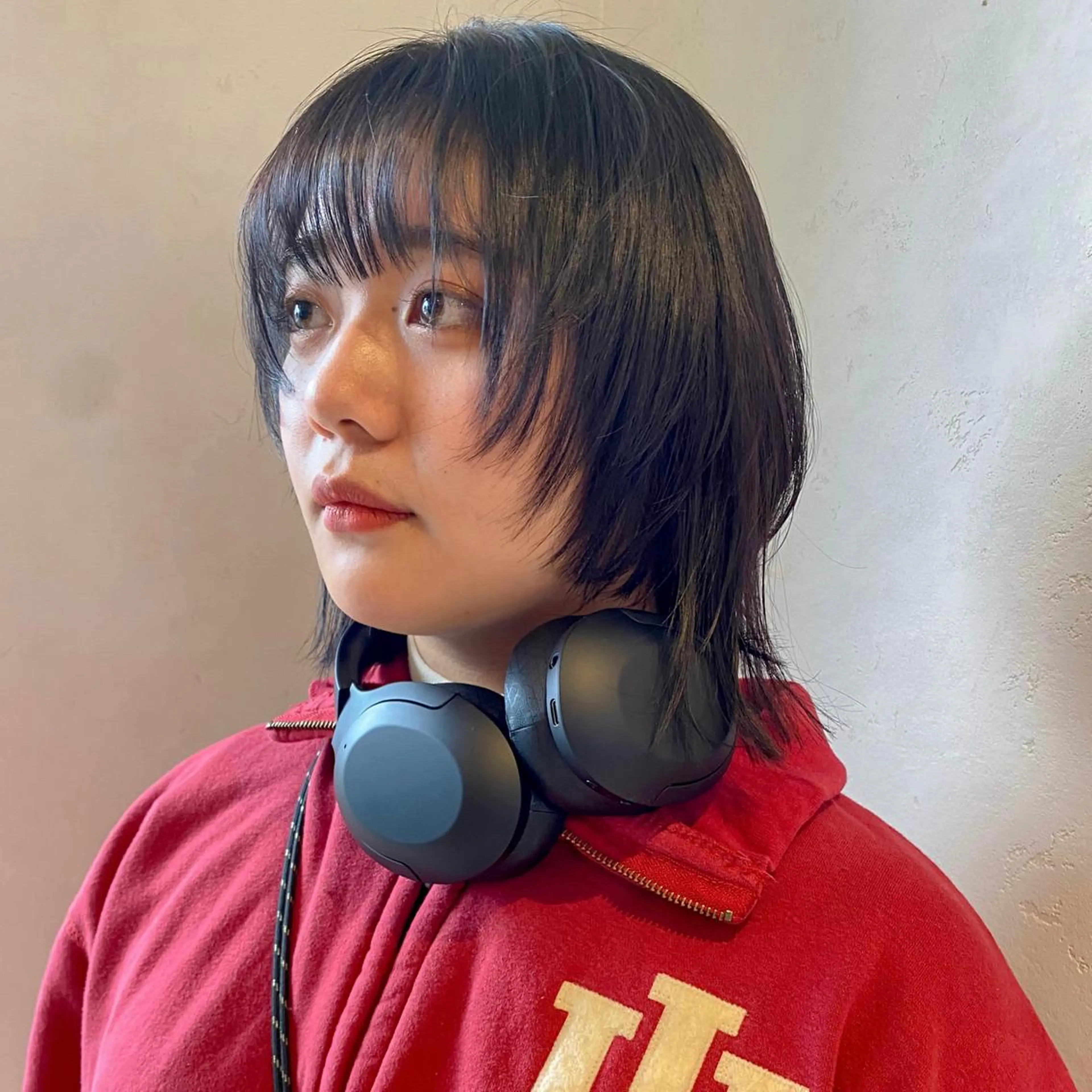 ミディアム irwi/イルウィ所属・miku🎀門前仲町 ブリーチ・レイヤーのヘアスタイル