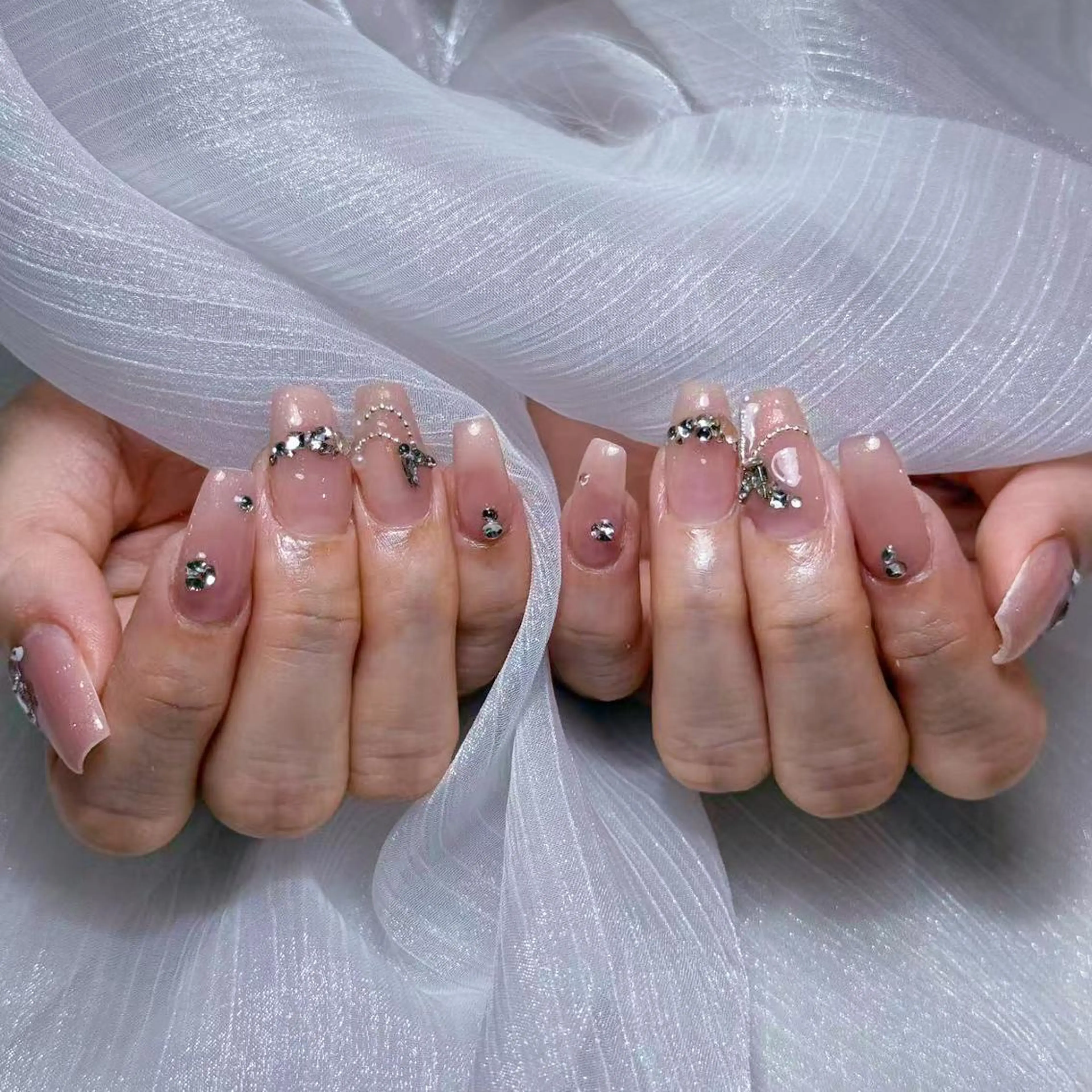 ネイル アートネイル オーロラネイル ガーリー キラキラネイル 韓国ネイル ハンドネイル nina 💅のネイルデザイン