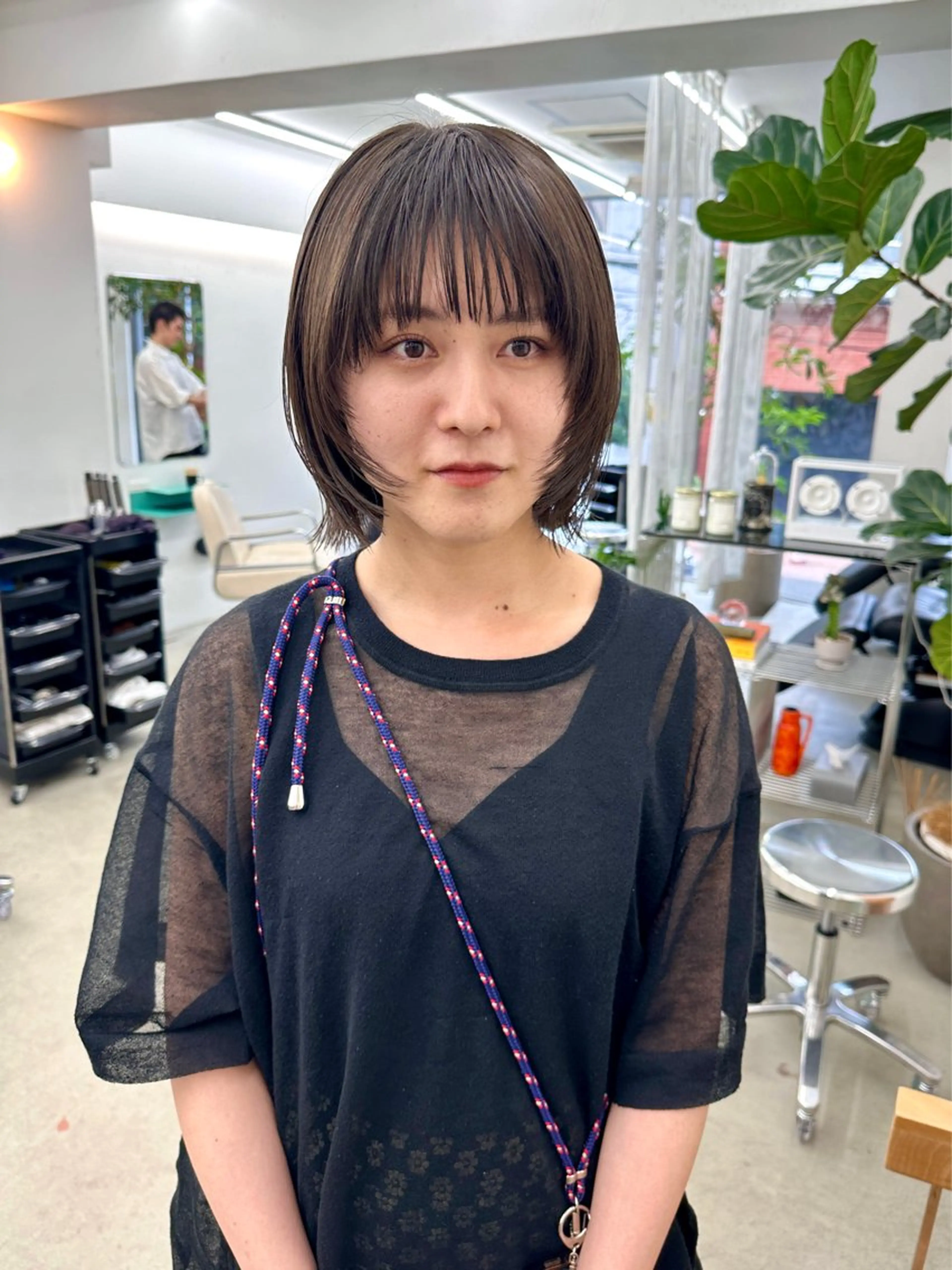 ショート カラー ボブレイヤー ベージュカラー オリーブベージュ ボブ レイヤーカット カット ヘアカラー トリートメント ボブ/レイヤー/ケア パーマ/透明感カラーのヘアスタイル