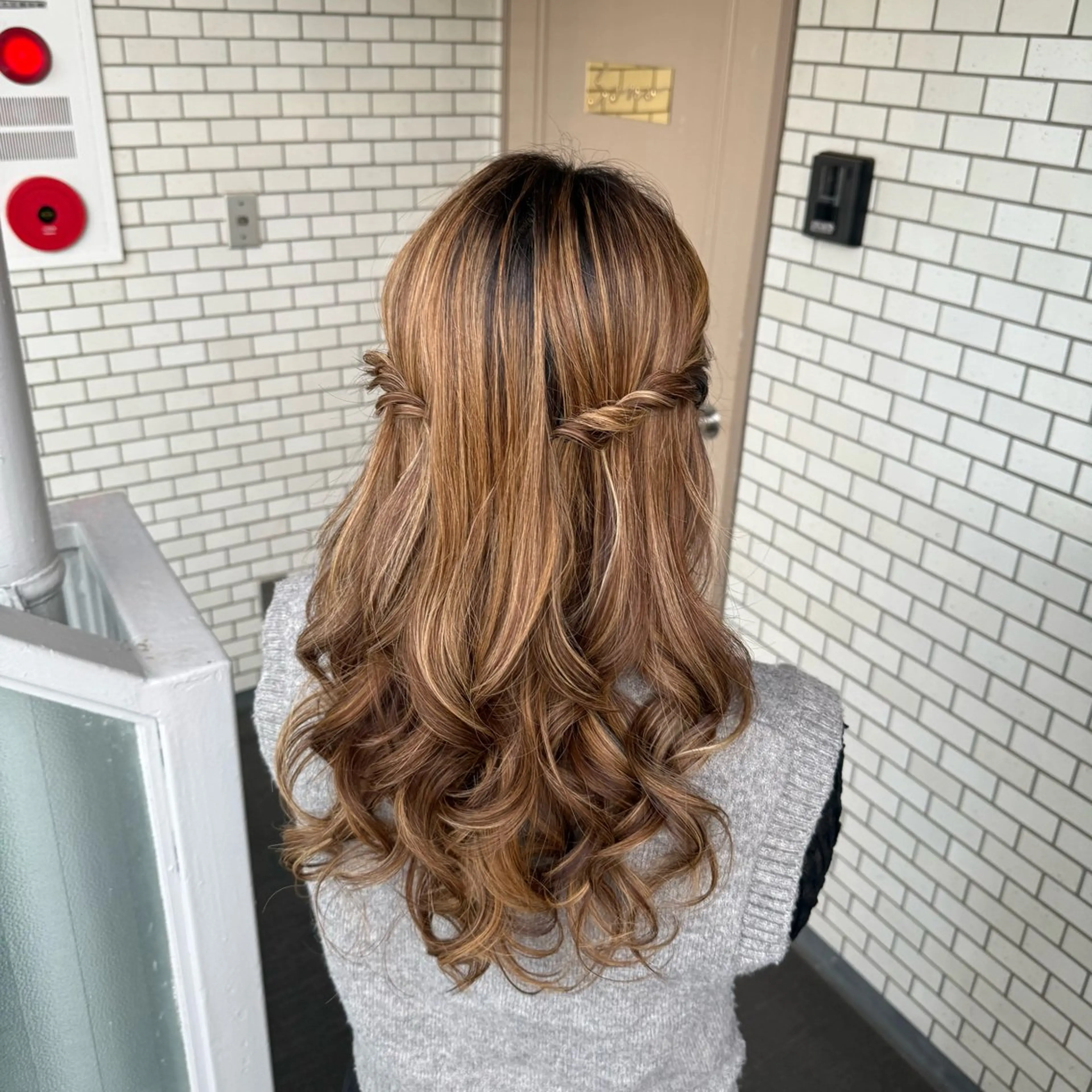 ロング ヘアアレンジ ハーフアップ ヘアセット 褒められヘアメイク /‎ボブ女子🐶みおのヘアスタイル