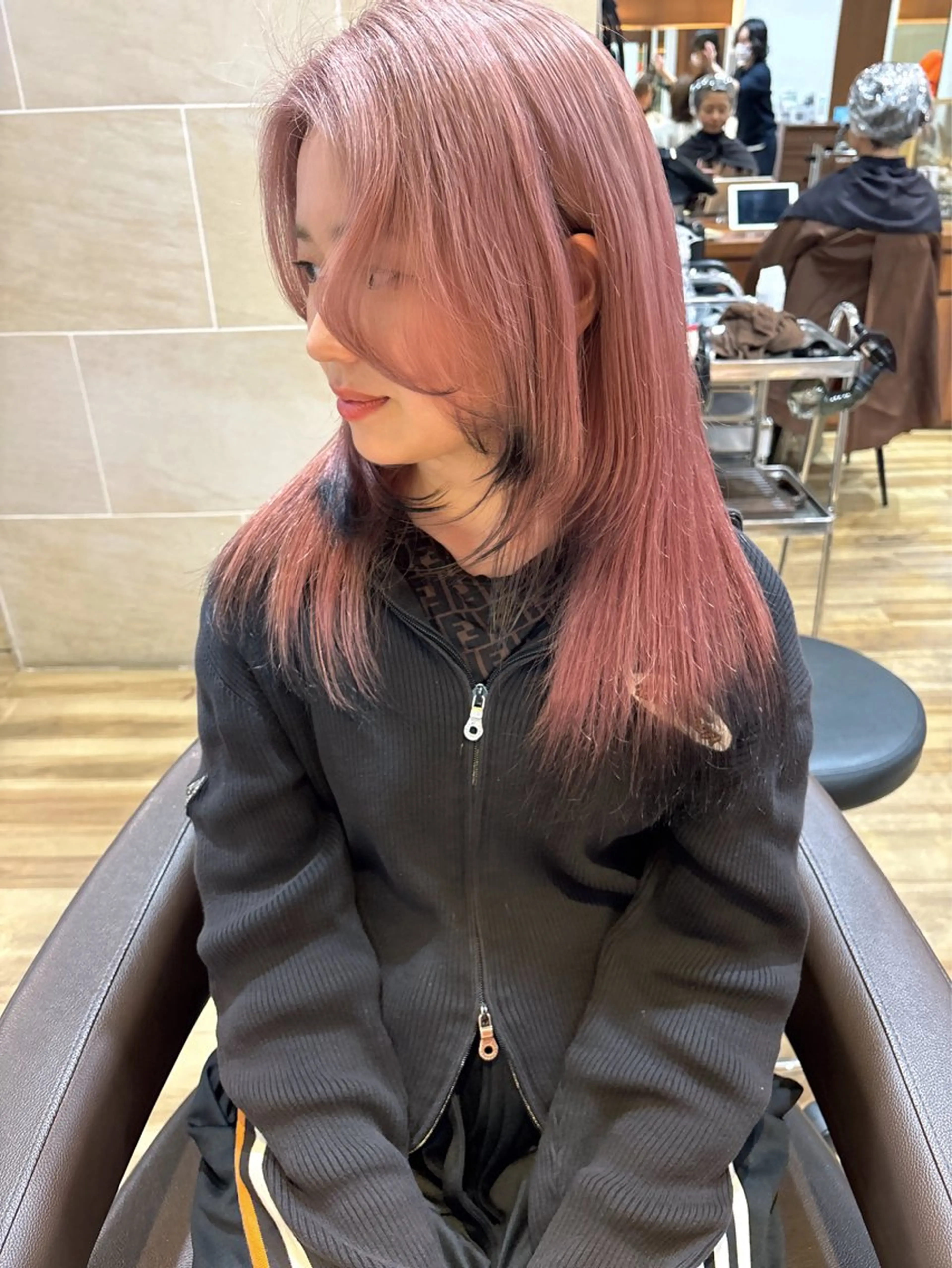 セミロング カラー カット ヘアカラー トリートメント レイヤーカット /透明感/千葉怜寿のヘアスタイル