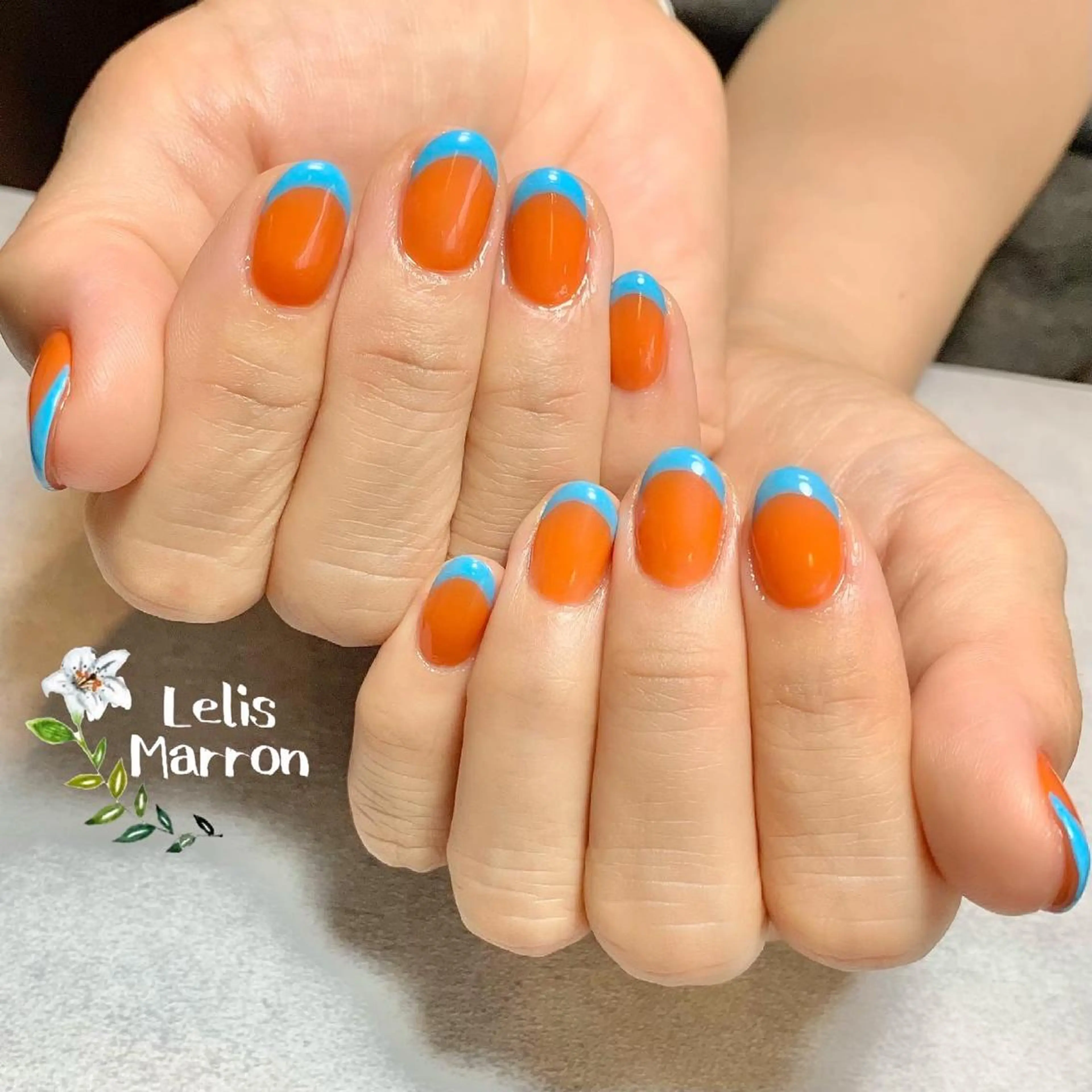 ネイル ブルー フレンチネイル ニュアンスネイル オフィスネイル オレンジ Lelis Marron所属・岸 侑李のネイルデザイン