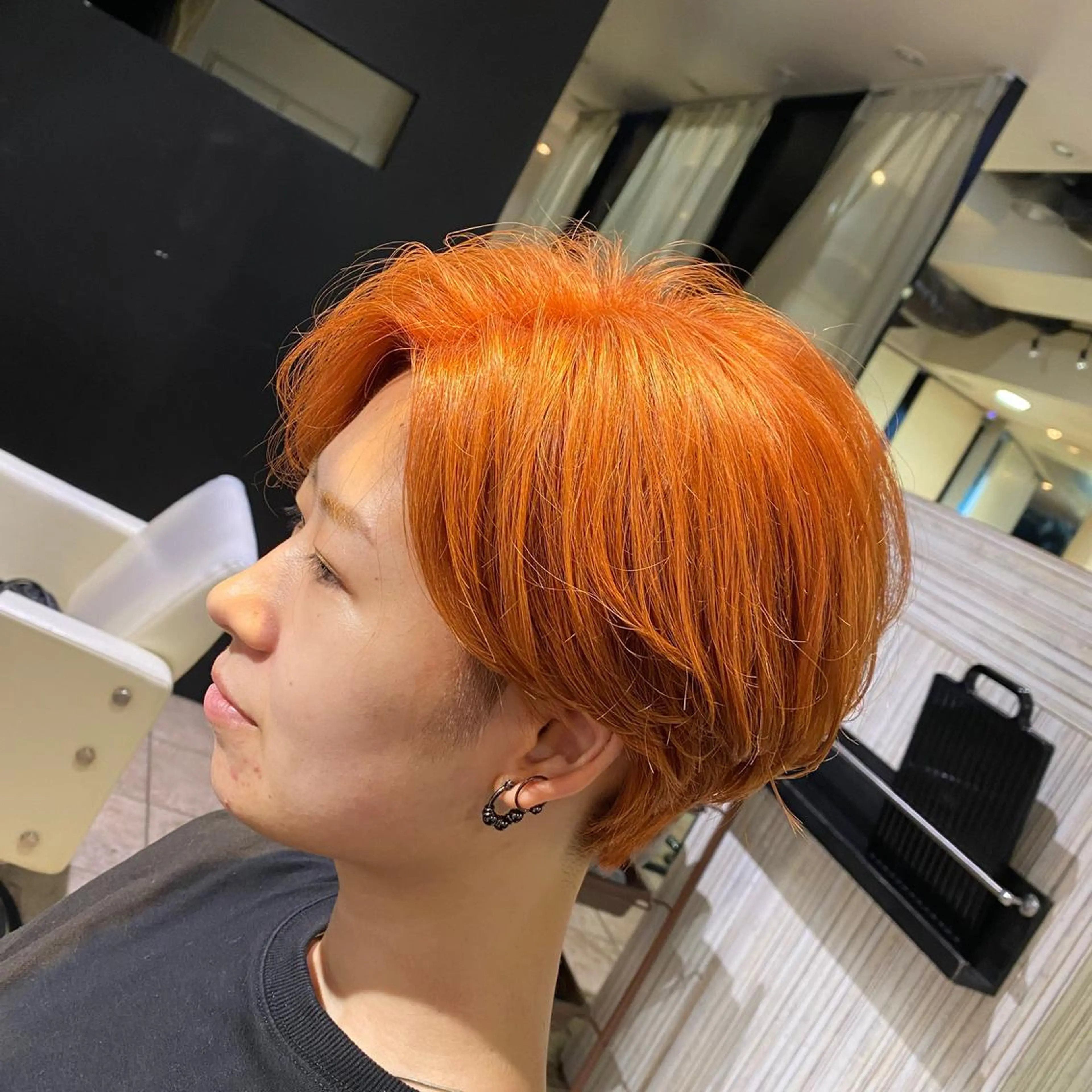 ショート カラー ハイトーンカラー ハイトーンオレンジ オレンジ Yu シールエクステのヘアスタイル