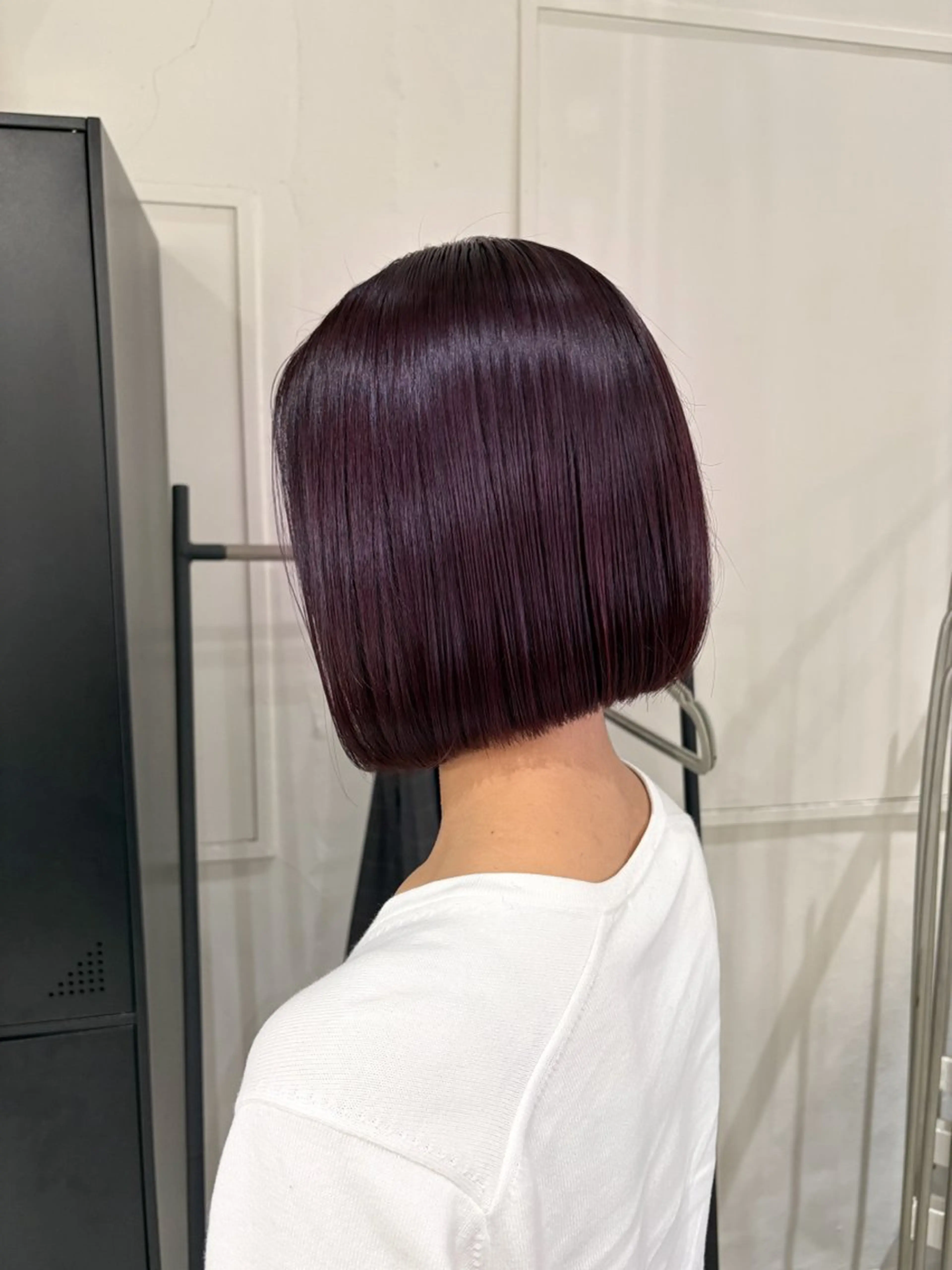 ショート カラー ショートボブ ボルドーカラー ピンクカラー レッドカラー ボブ カット ヘアカラー トリートメント Attrait .のヘアスタイル