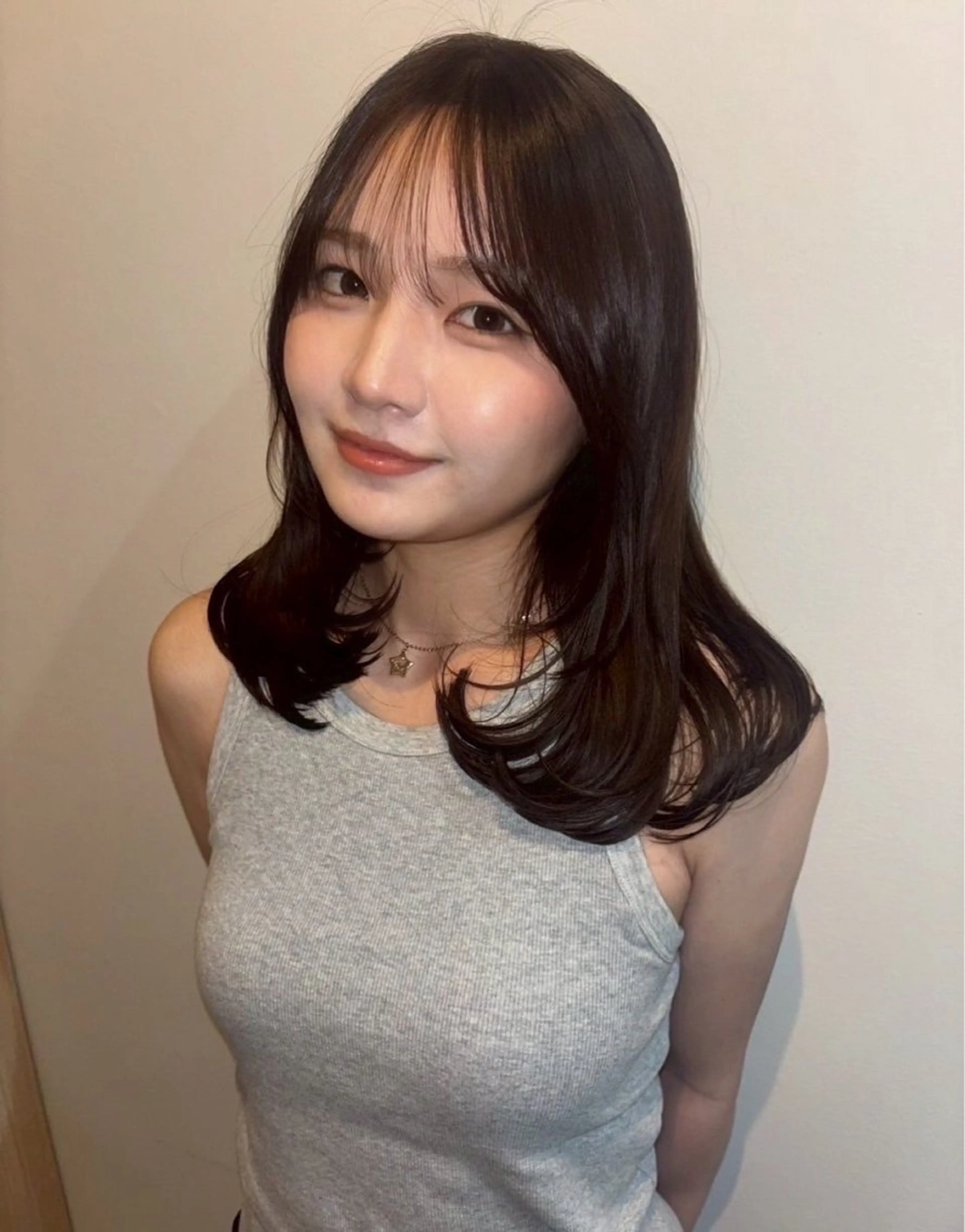 カット+透明感カラーの写真
