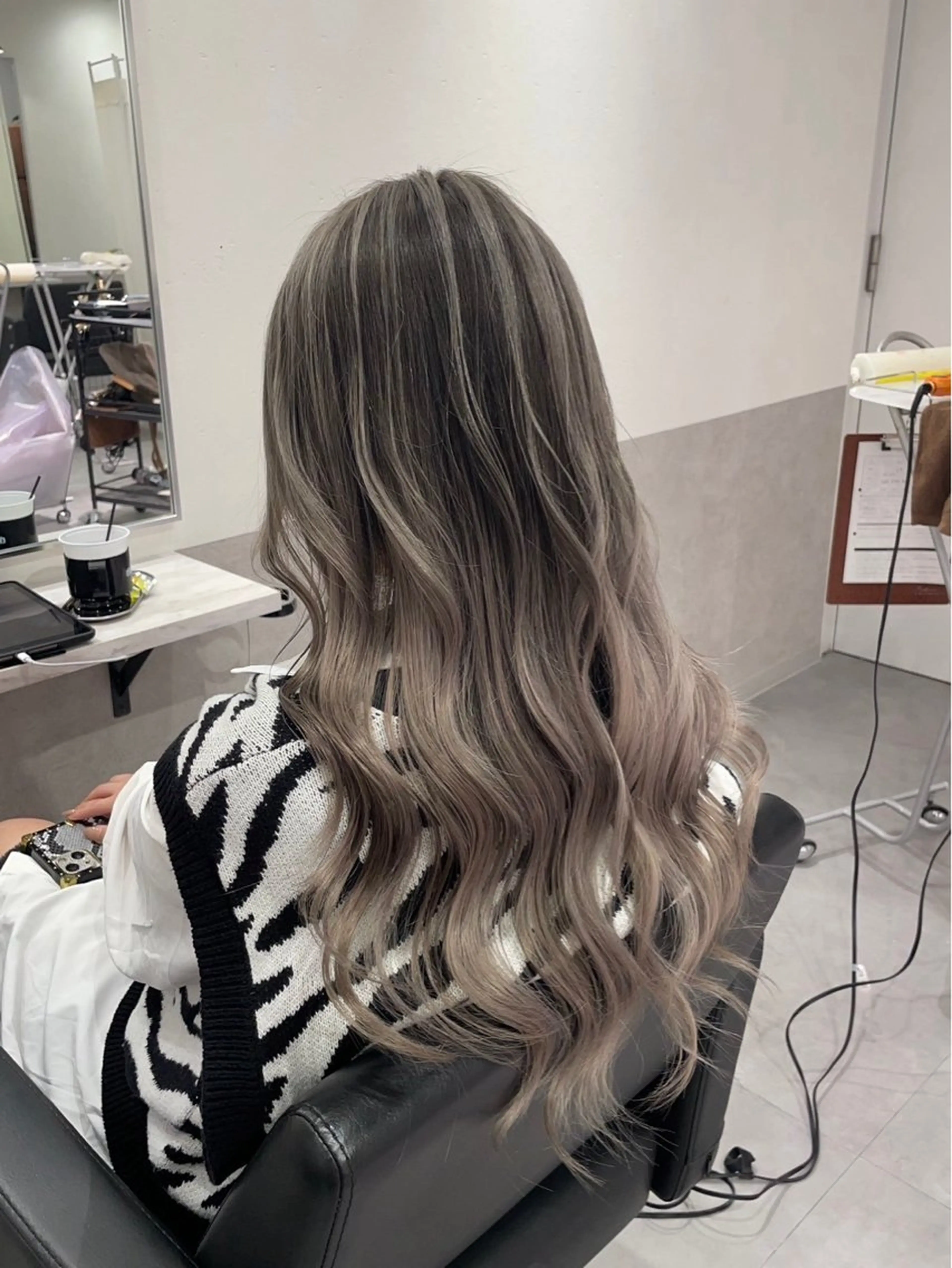 ロング カラー バレイヤージュ グレージュ レイヤーカット ヘアカラー バレイヤージュ/ ハイライトꔛyumeのヘアスタイル
