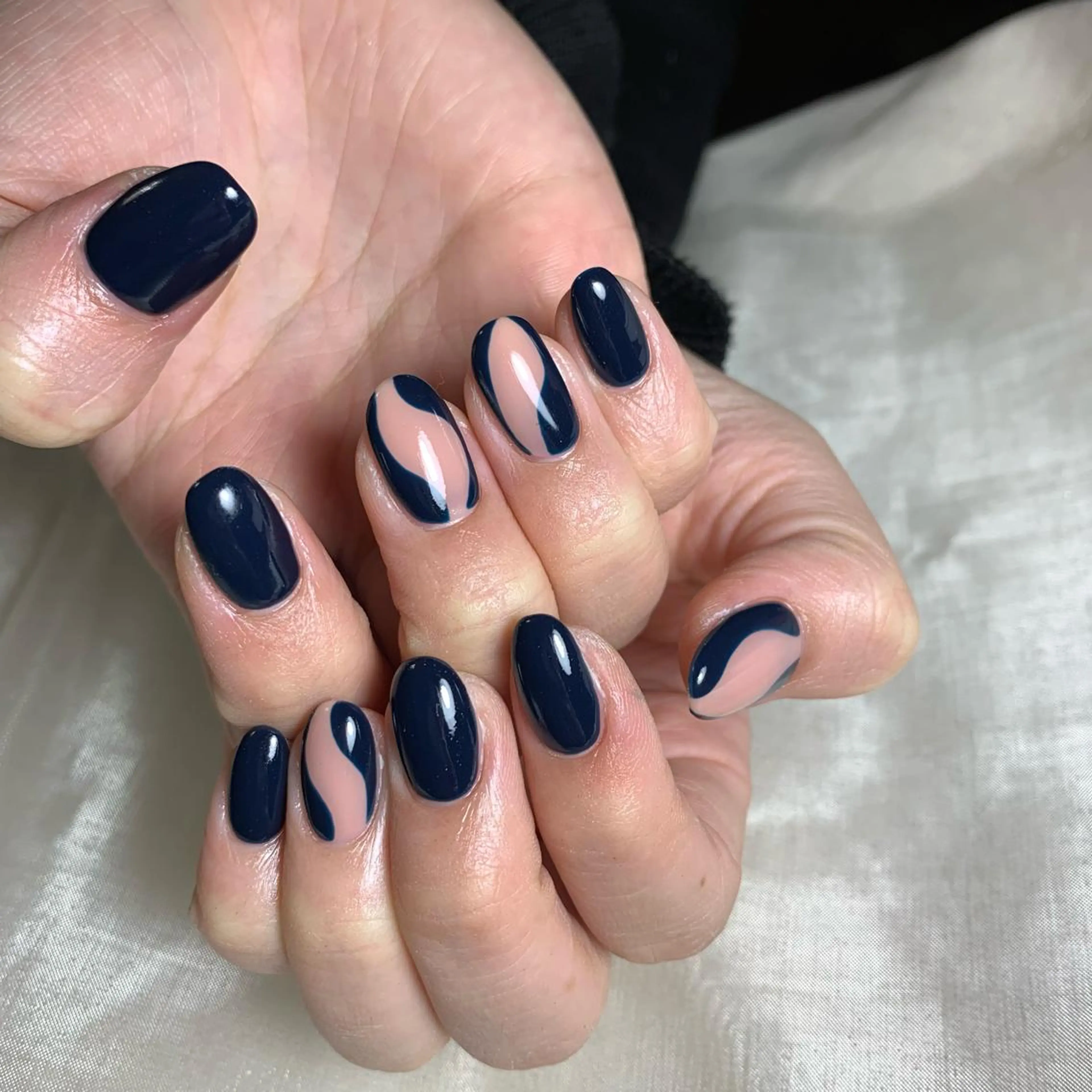 ネイル ハンドネイル repos~ルポ~所属・里見 麗のネイルデザイン