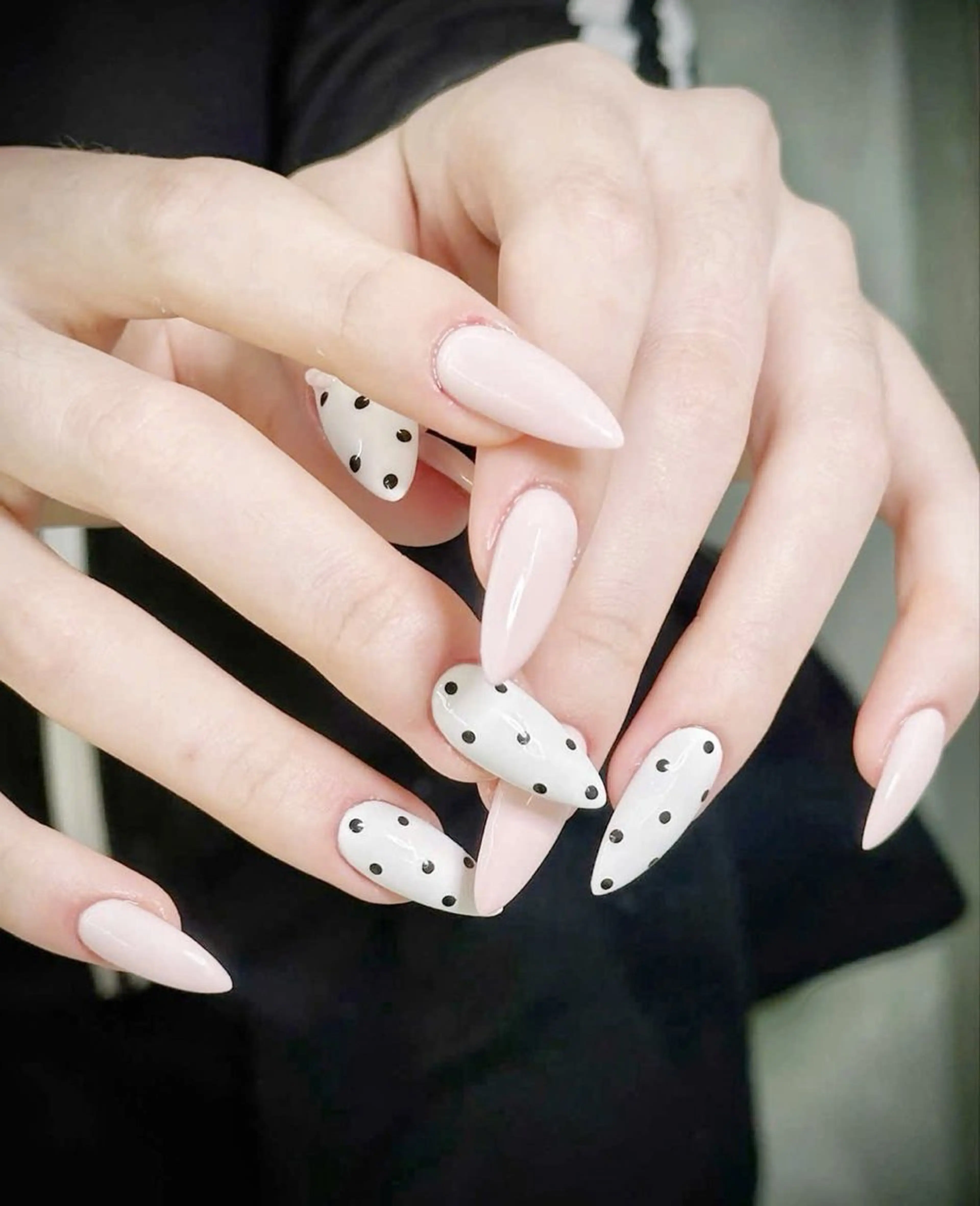 ネイル フラッシュネイル フレンチネイル グラデーション キラキラネイル 韓国ネイル Lyna Nail のネイルデザイン