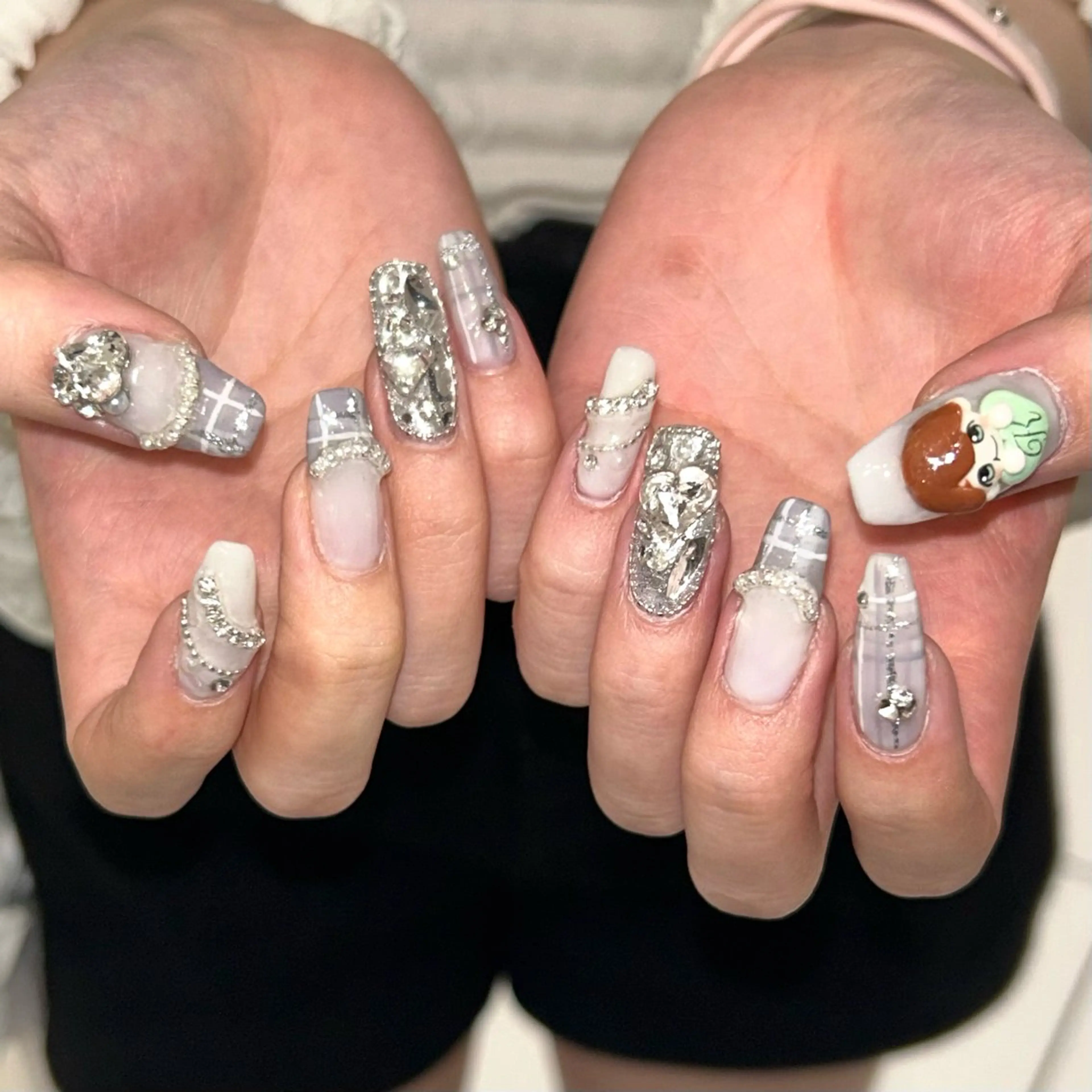 ネイル 持ち込み ハンドネイル 顔まわり♡レイヤー COCORO 🎀のネイルデザイン