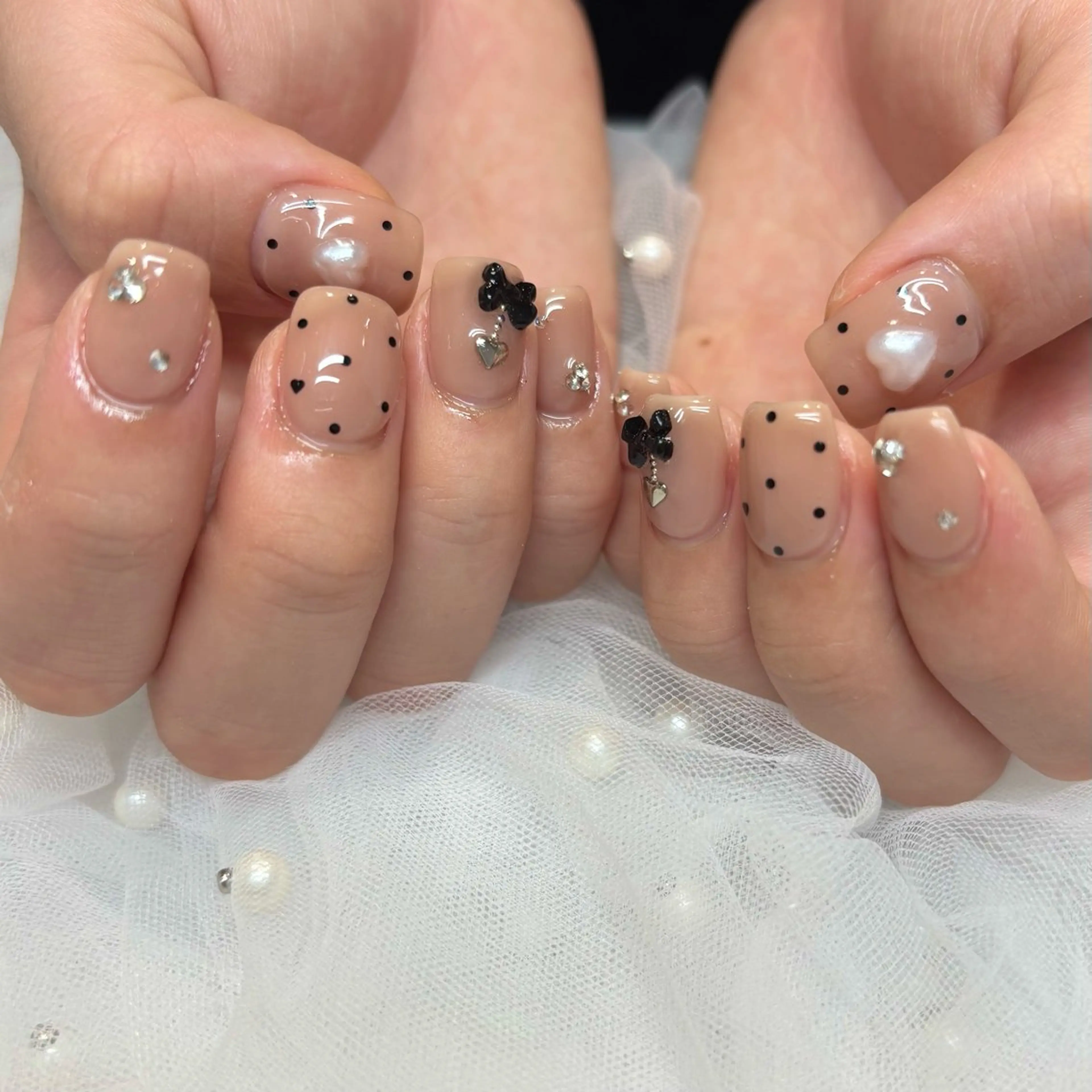 ネイル ドット ハンドネイル 荒巻 めいのネイルデザイン