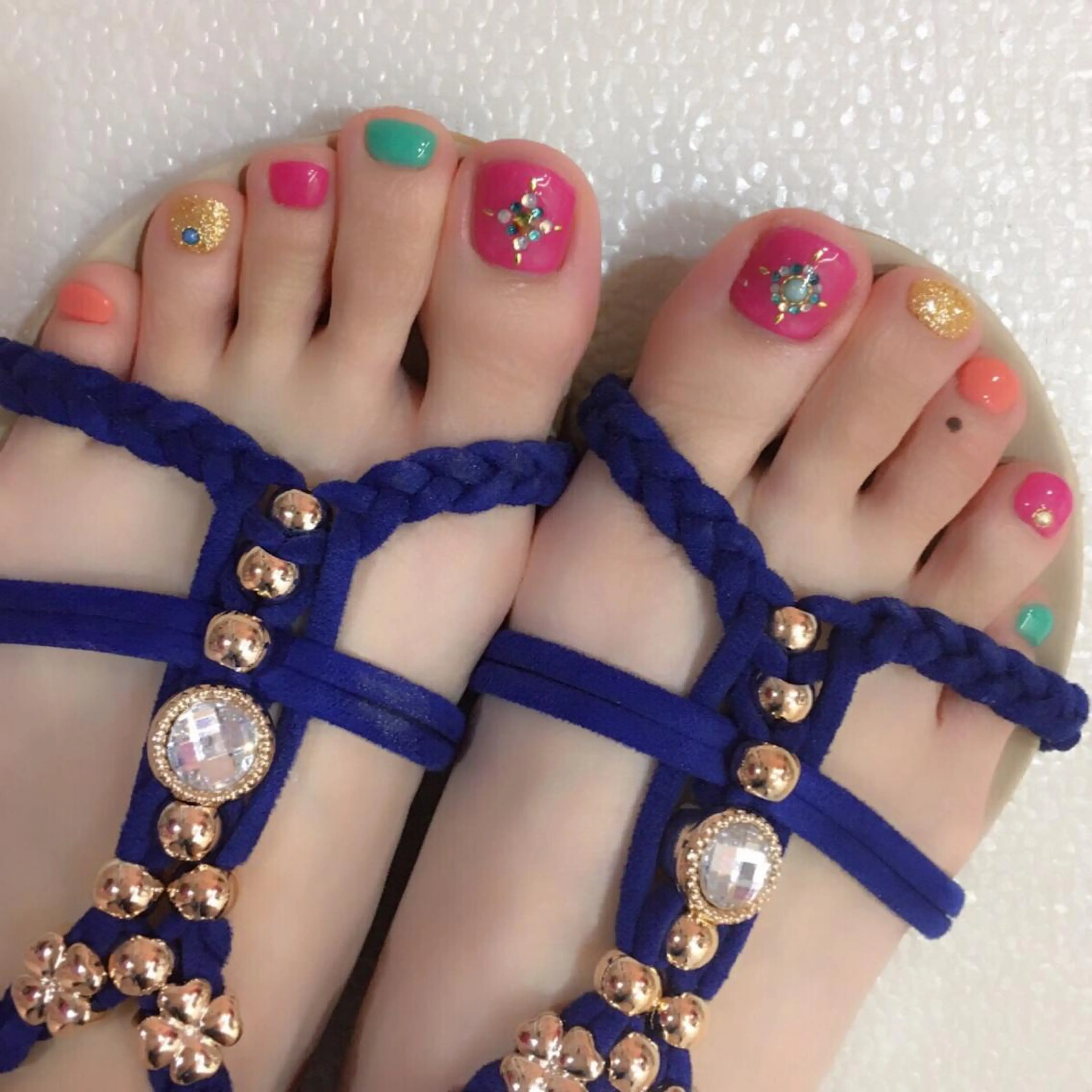 ミディアム カラー パーマ ヘアアレンジ メンズ キッズ ネイル マツエク・マツパ NAILSGOGO shibuyaのネイルデザイン