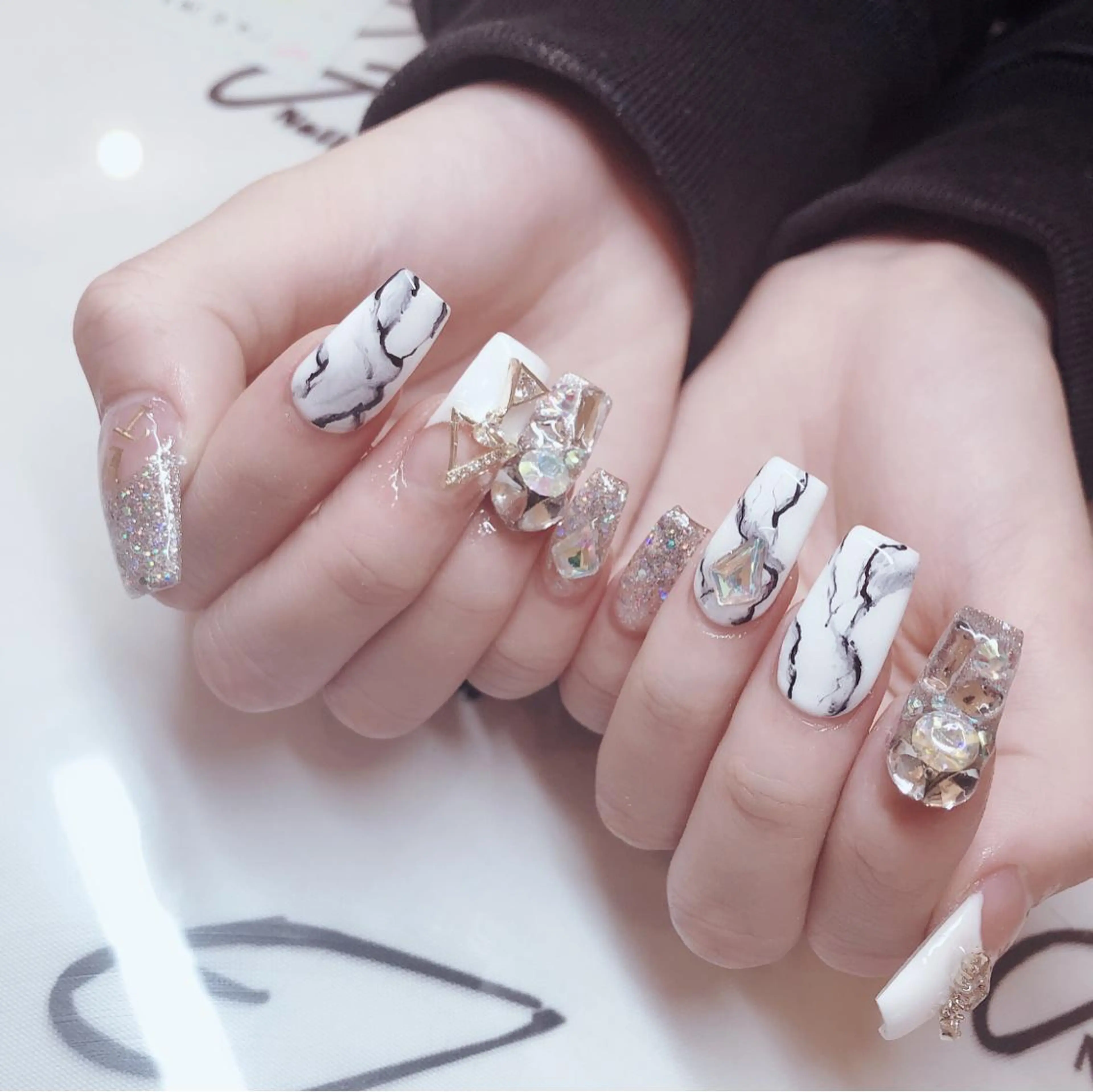 ネイル ハンドネイル 🖤スカルプ R🖤のネイルデザイン