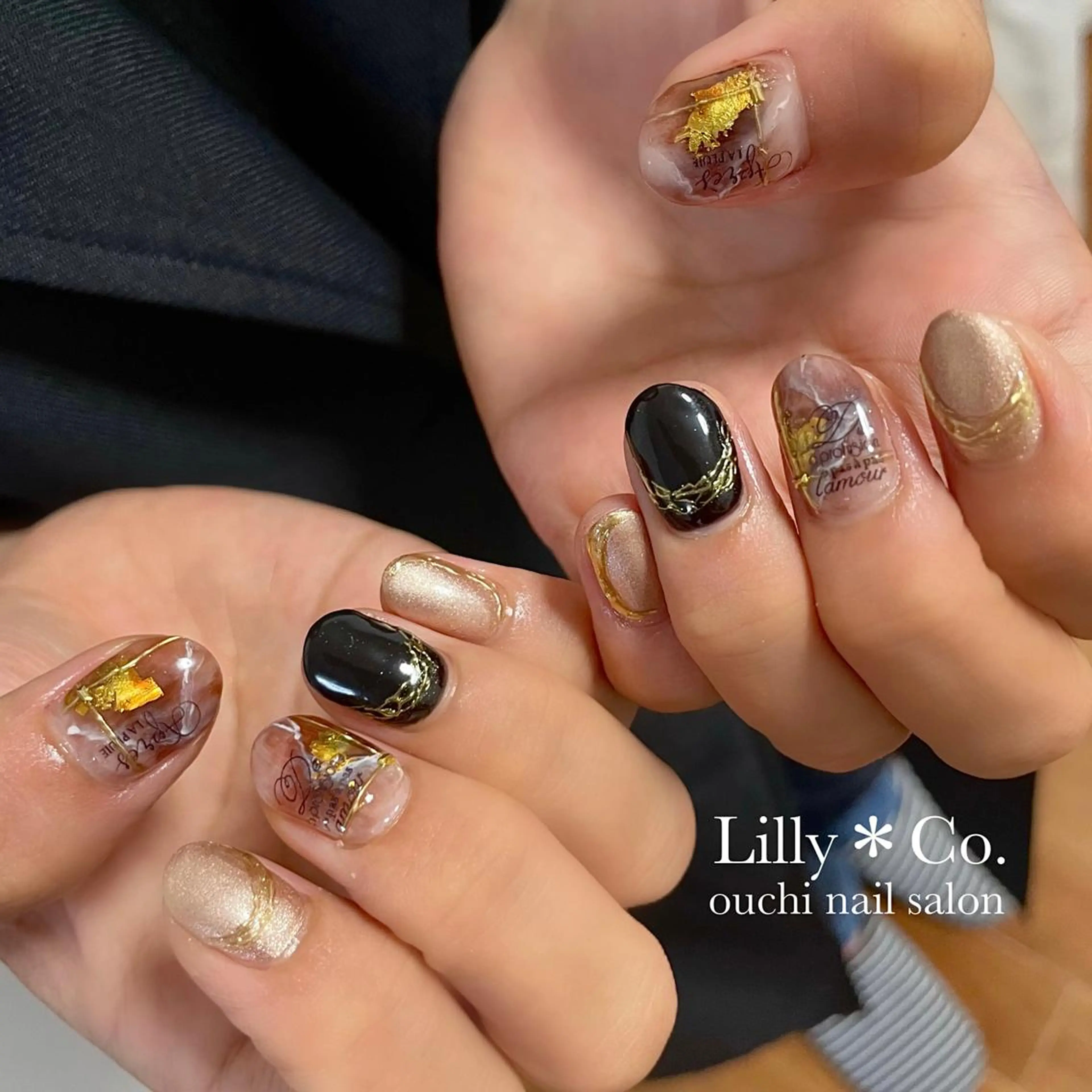 ネイル ブラウン ゴールド ハンドネイル ハンドケア Lilly Co.のネイルデザイン