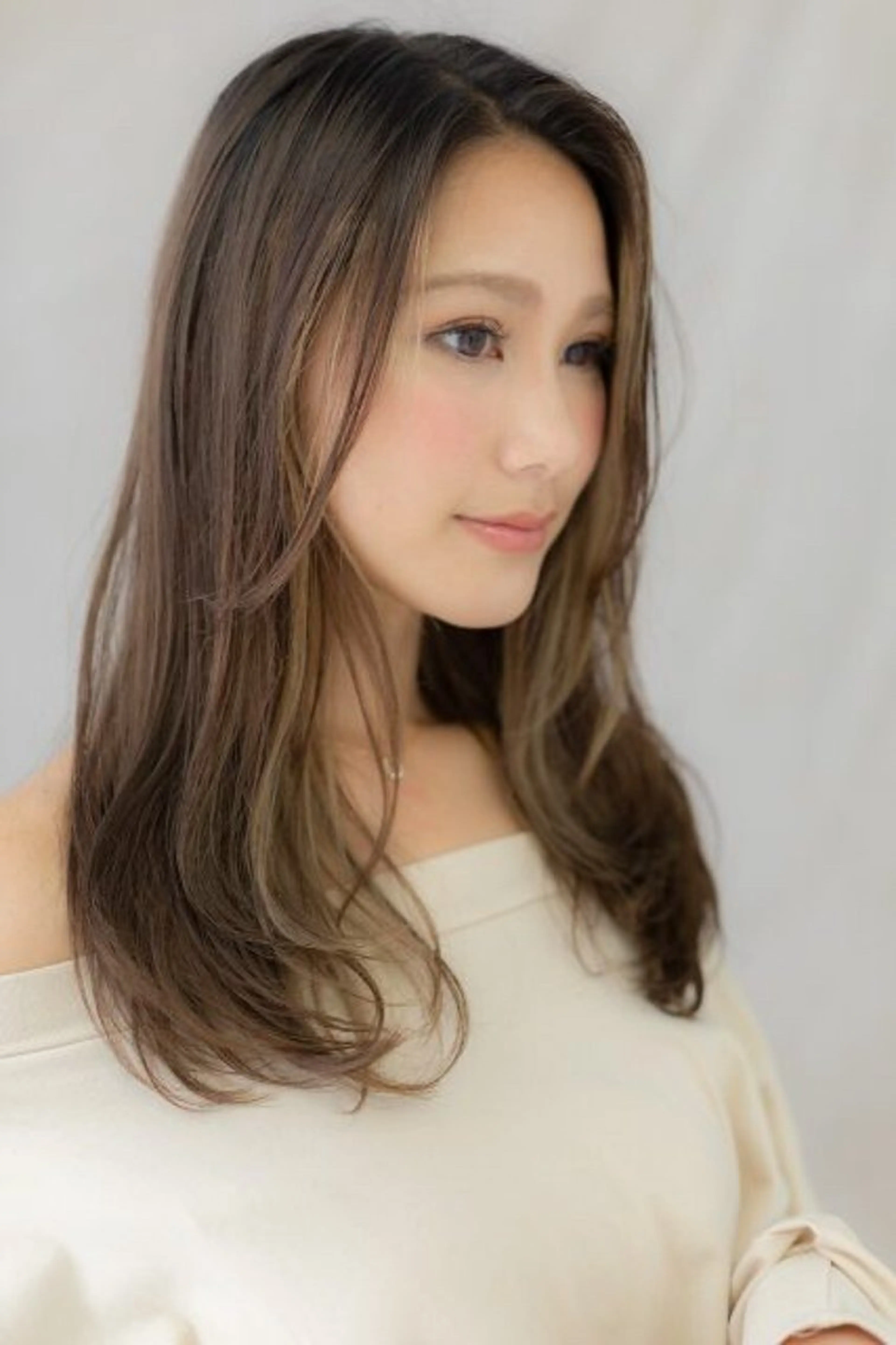 ロング カラー アディクシーカラー ベージュカラー COVER HAIR bliss川口東口駅前店所属・似合わせスタイル🫧 木村夏暢のヘアスタイル