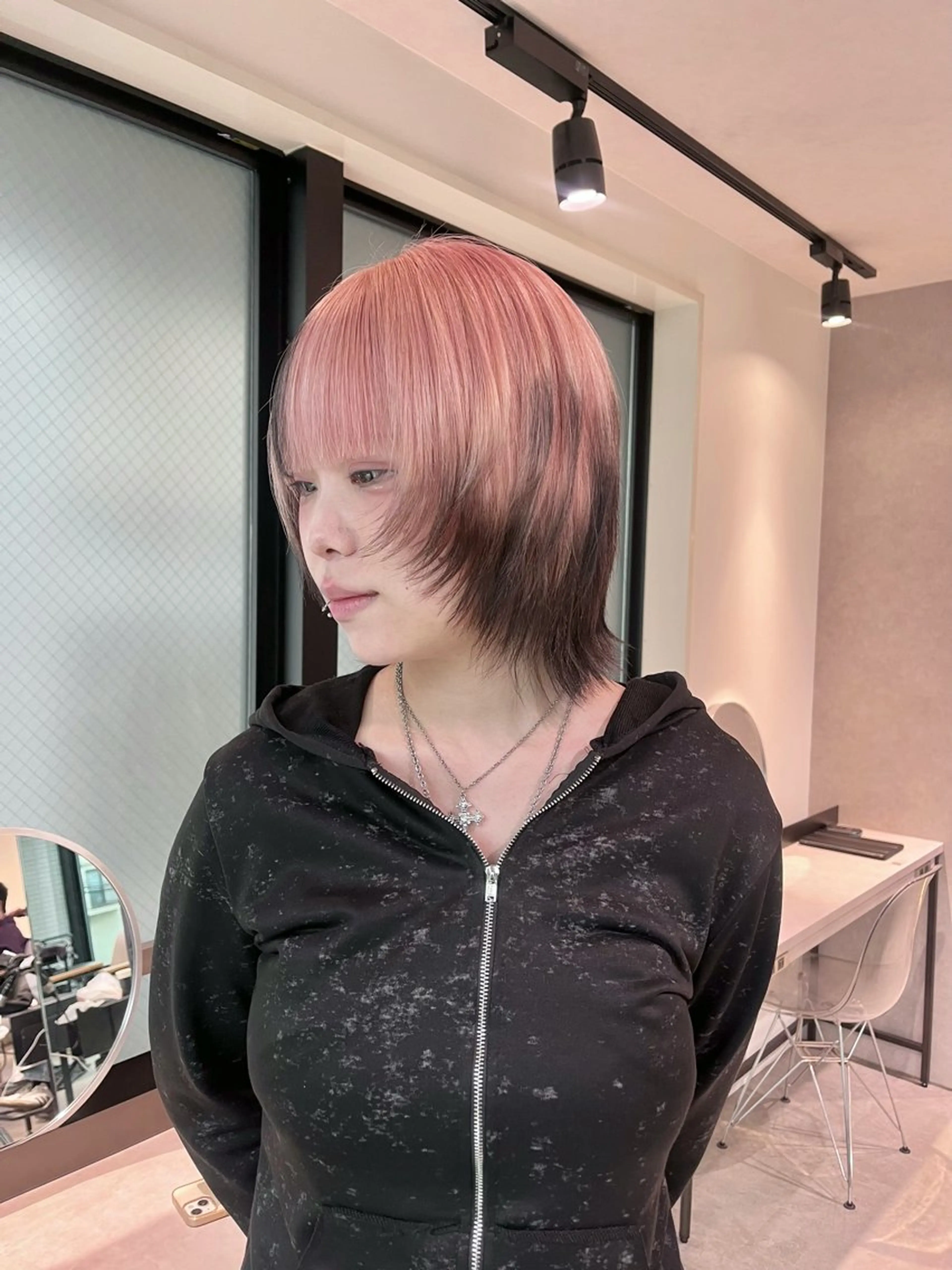 ショート カラー ヘアカラー Qin所属・ハイトーン特化 🌟  ミキのヘアスタイル