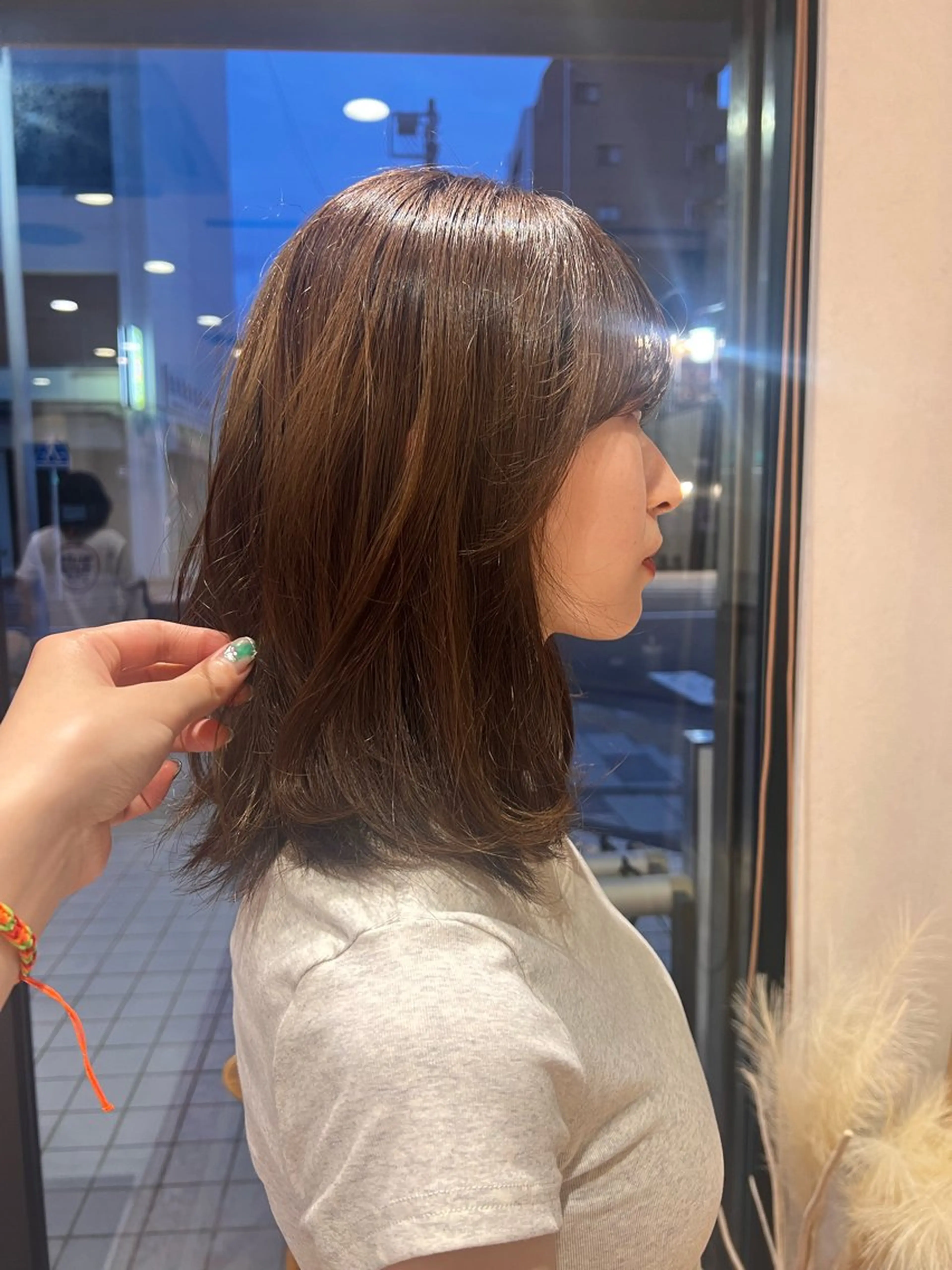 ミディアム カラー ヘアカラー くせ毛風パーマ/ 暖色カラー/ナナミのヘアスタイル